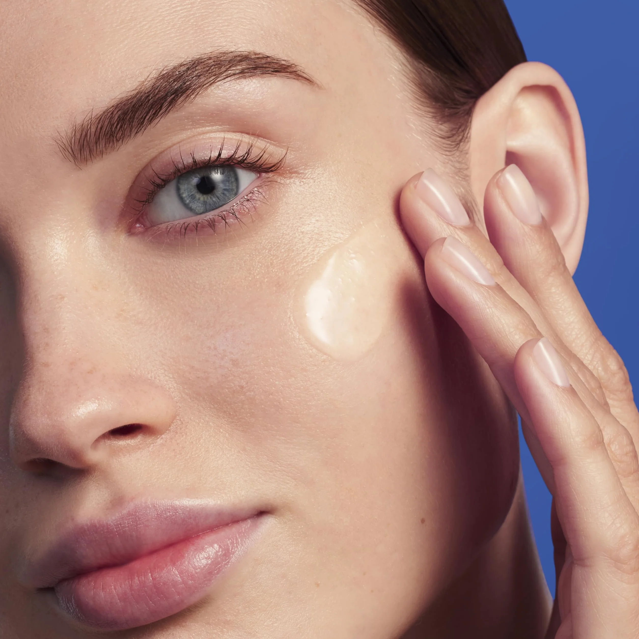 Biotherm, Biosource Gelée Micellaire Nettoyante, Élimine les Impurtées, Peau Radieuse, Enrichi en Biotech Plankton et L. Saccharina Algue Dorée, Tous Types de Peau, 150 ml