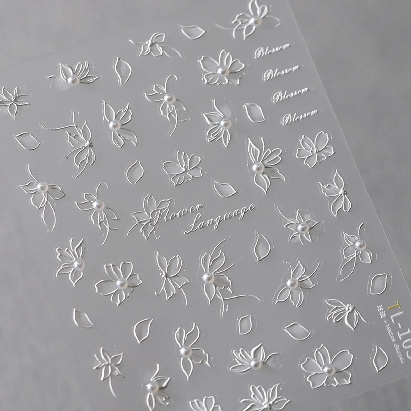 3D Fleurs Blanche Stickers Ongles Nail Art, Autocollants Autoadhésif 5D Deco Ongle Manucure 1 Feuille