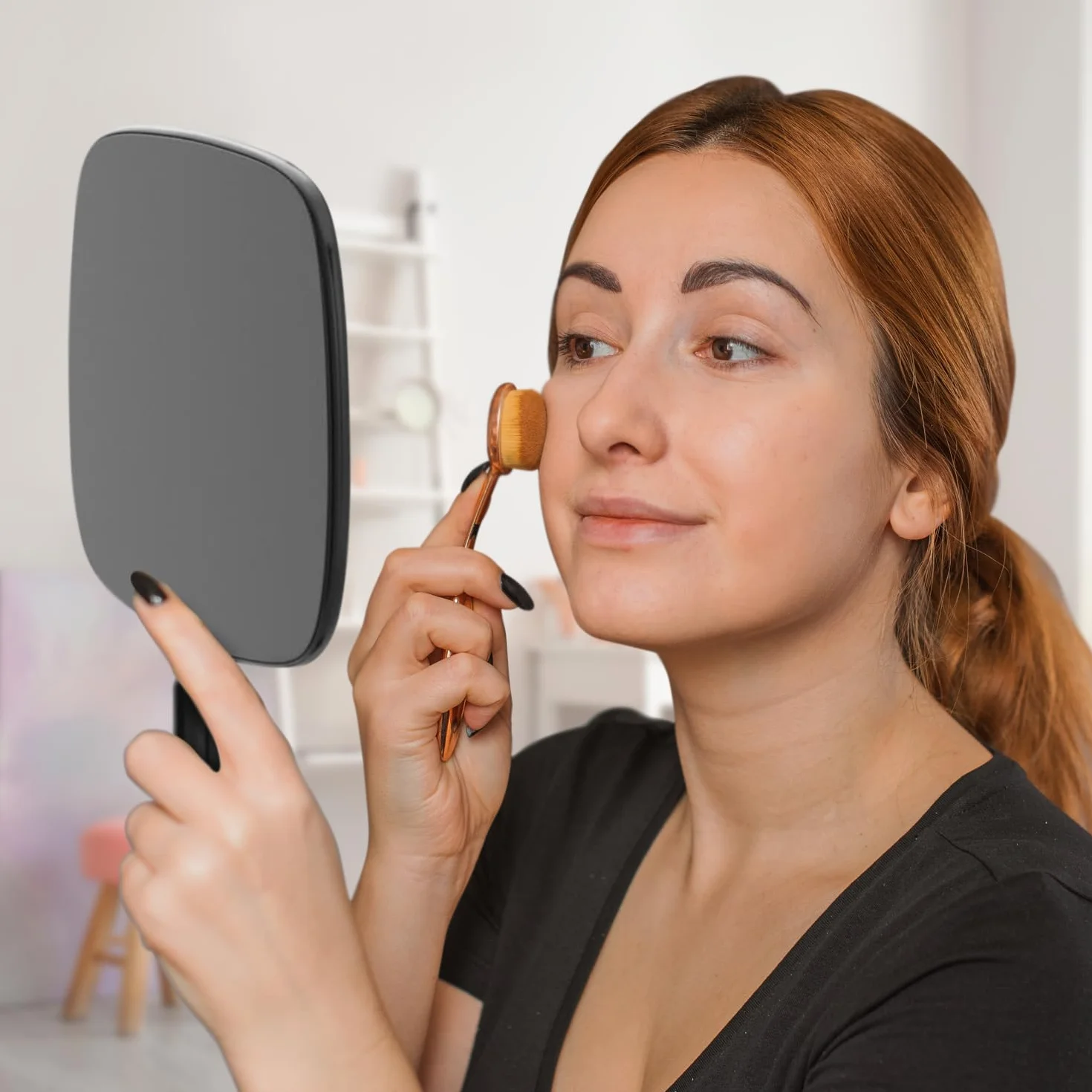 Mirrorvana Miroir à Main 20,3 x 28 cm avec poignée Ergonomique pour Maquillage et Coiffure (Noir)