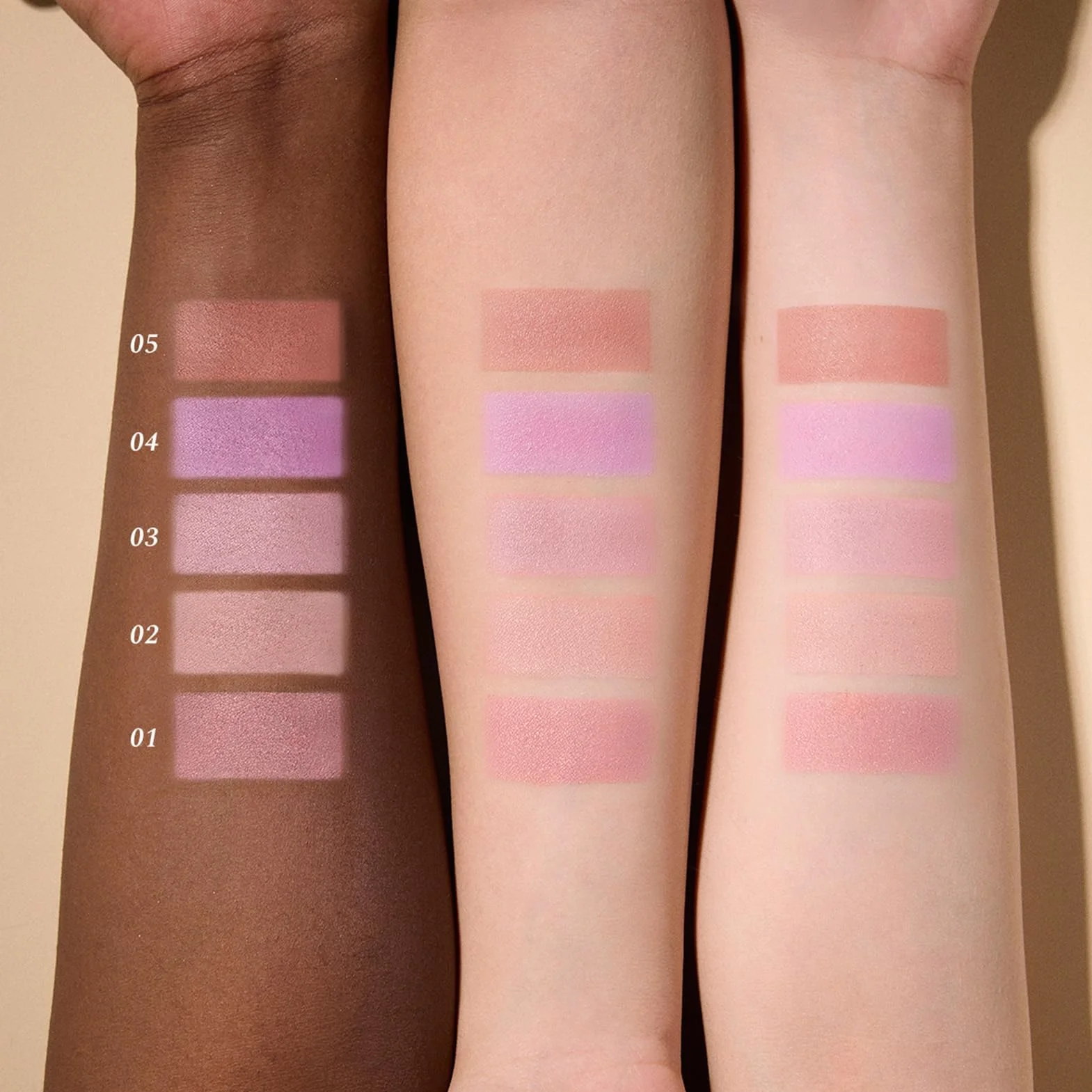 La collection Sweetie Bear Blush satiné en soie, blush poudre rose pêche scintillant pour les joues Flower Know, maquillage pour le visage modulable et estompable, doux et longue tenue (Garden Picnic)