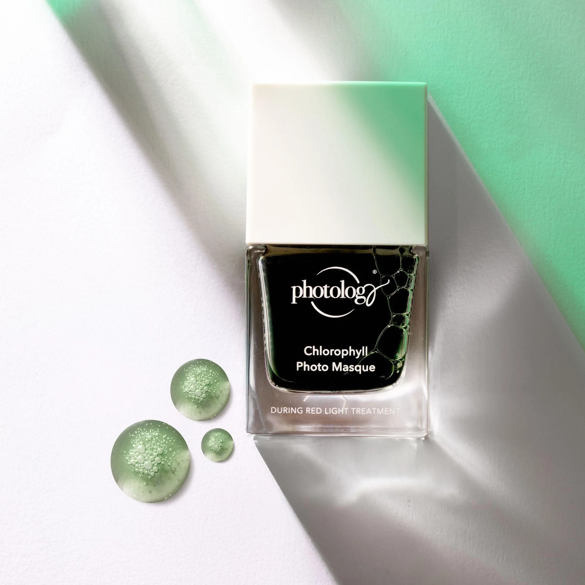 Masque photo à la chlorophylle, masque visage pour luminothérapie rouge, réduit les ridules et rafraîchit tous les types de peau grâce à la centella asiatica – 30 ml