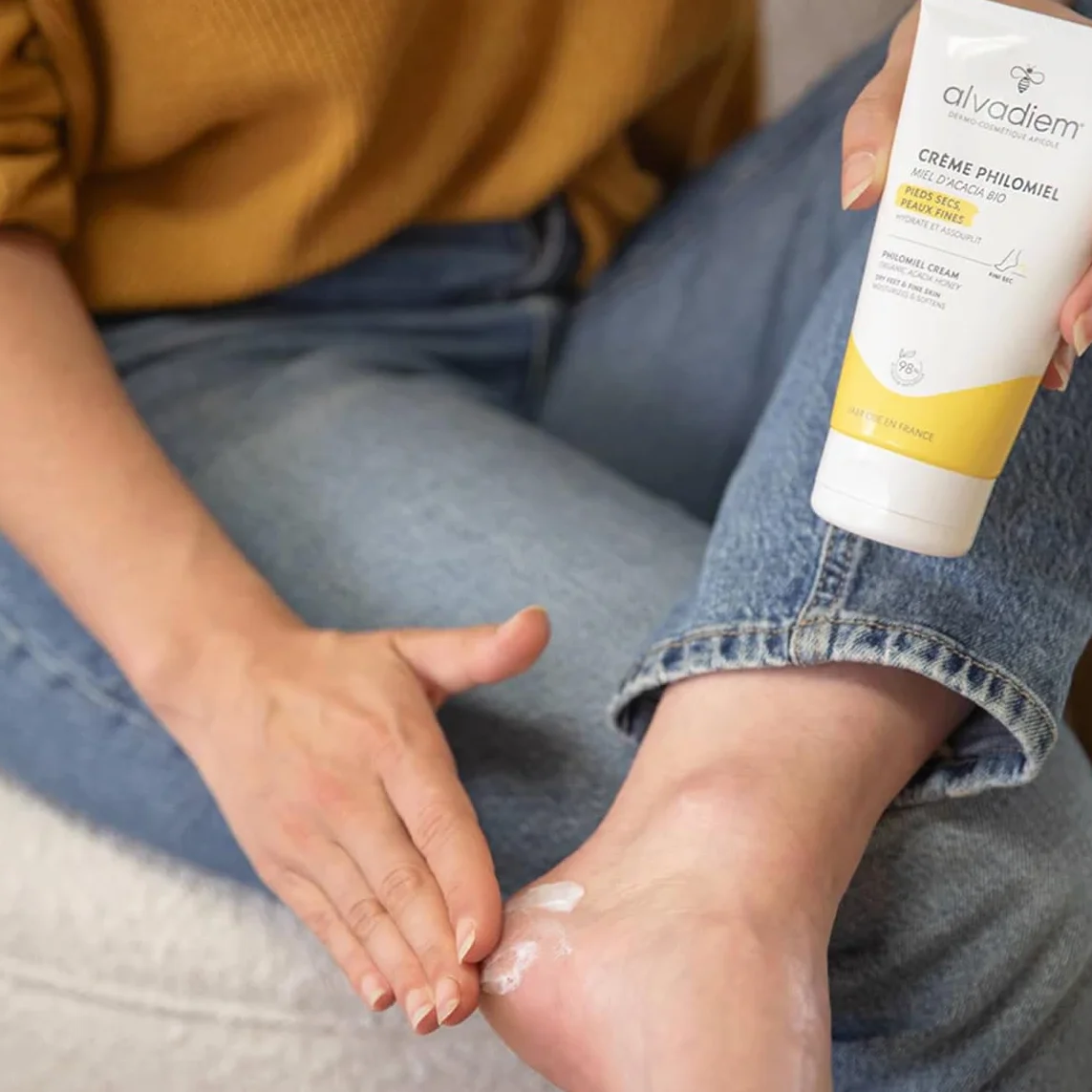 Alvadiem Crème Philomiel Pieds Secs Talons Rugueux Hydrate Adoucit Répare Callosités Miel d'Acacia Bio Gelée Royale Karité 150 ml