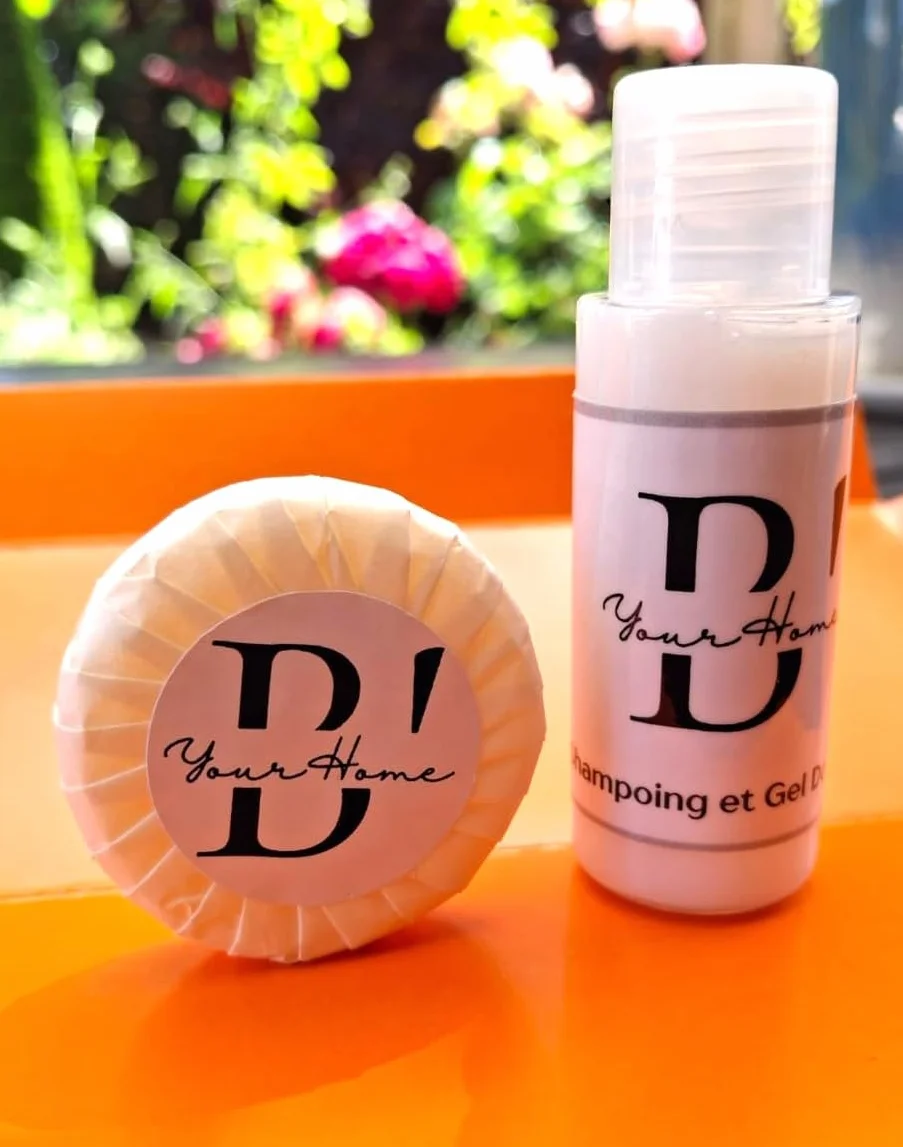 Set Personalisé avec votre logo, 50 Savons + 50 Shampoings/gel douche (TOTAL 100 ARTICLES)