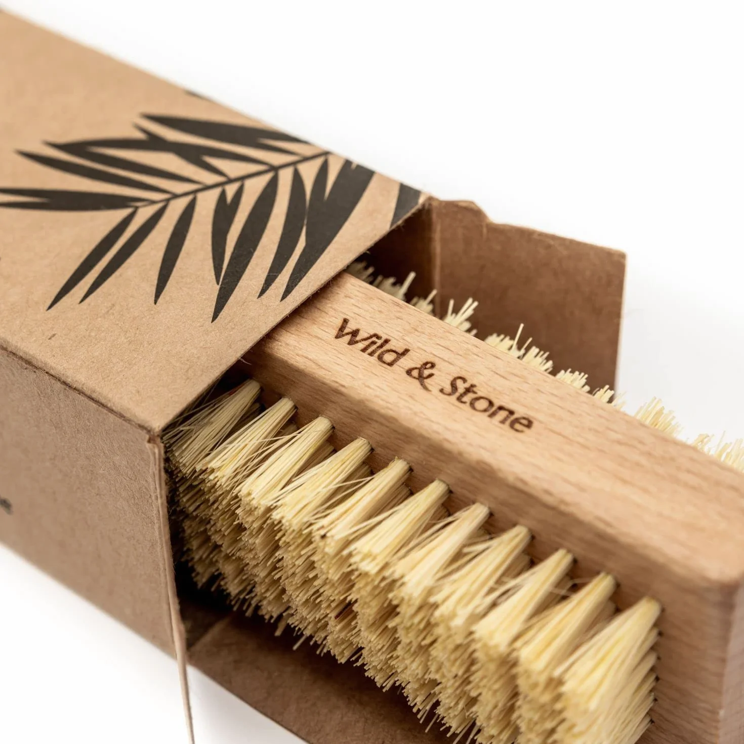 Wild & Stone Brosse à ongles en bois double face sisal naturel FSC végétalien sans plastique