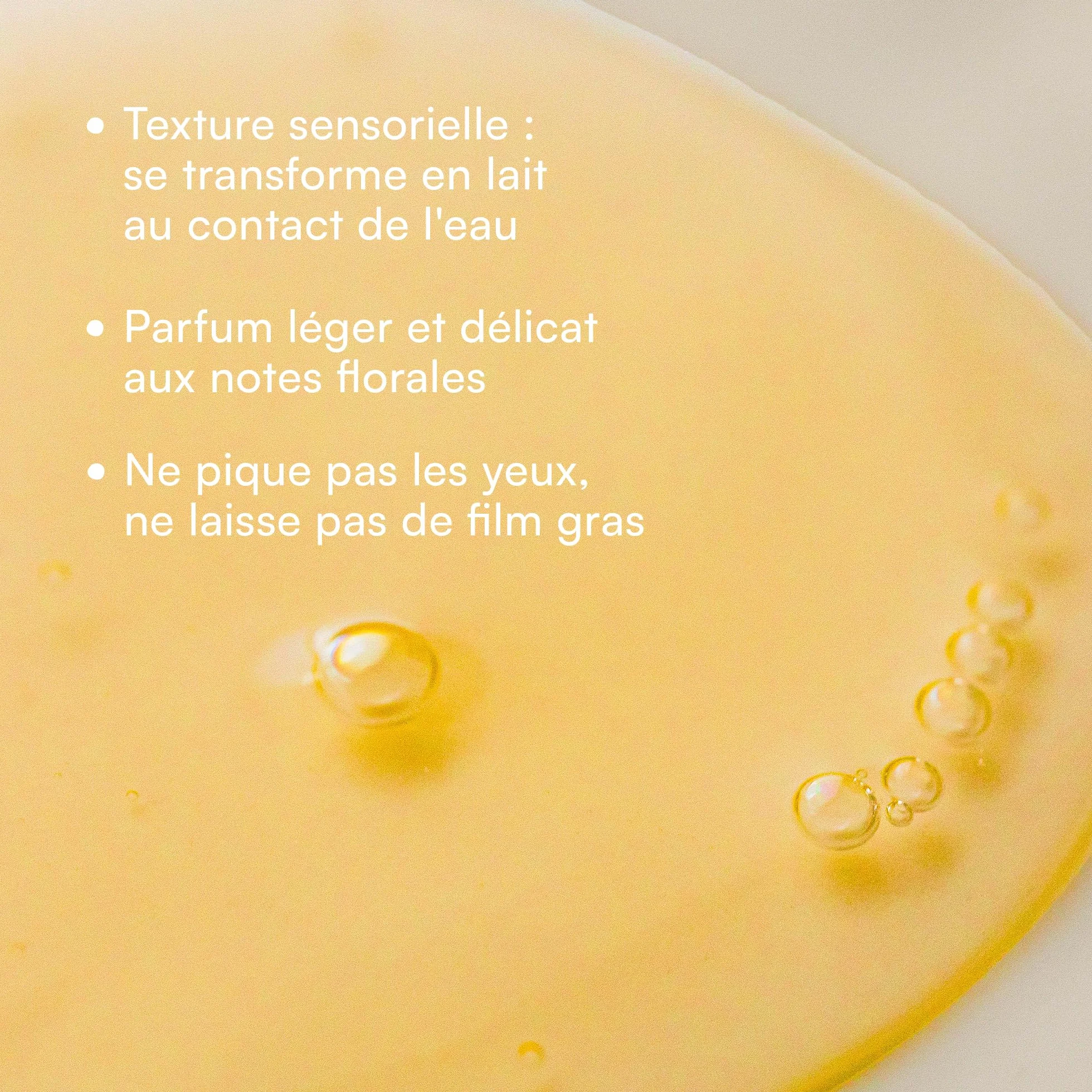 Laboratoires de Biarritz - Huile Démaquillante Visage, Yeux, Lèvres - Démaquille, Hydrate et Apaise - Efficace sur Maquillage Waterproof - Certifiée Bio - Formule Vegan - Fabriquée en France - 200 ml