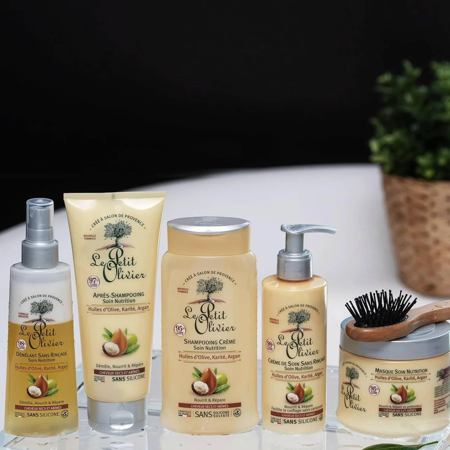 LE PETIT OLIVIER Spray Démêlant Soin Nutrition 150 ml Sans Rinçage Cheveux Secs Abîmés Sans Silicone Fabriqué en France