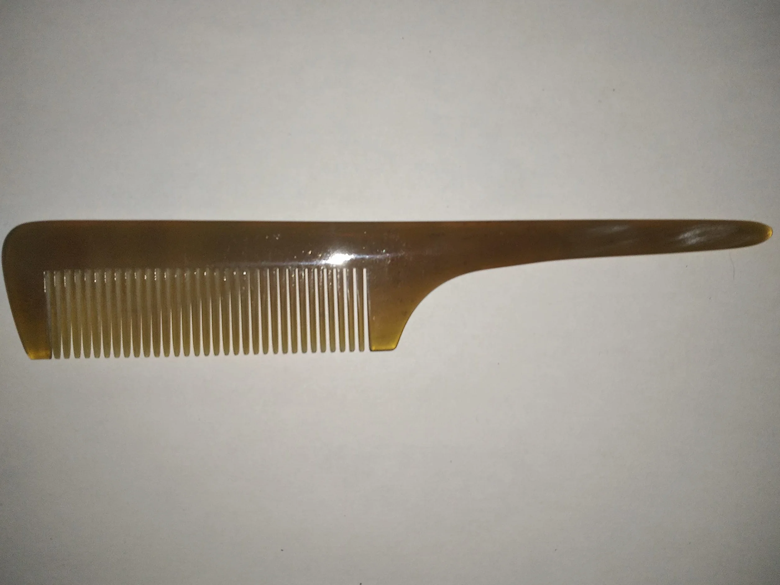 Peigne Queue de Rat en Corne Naturelle – 19 cm