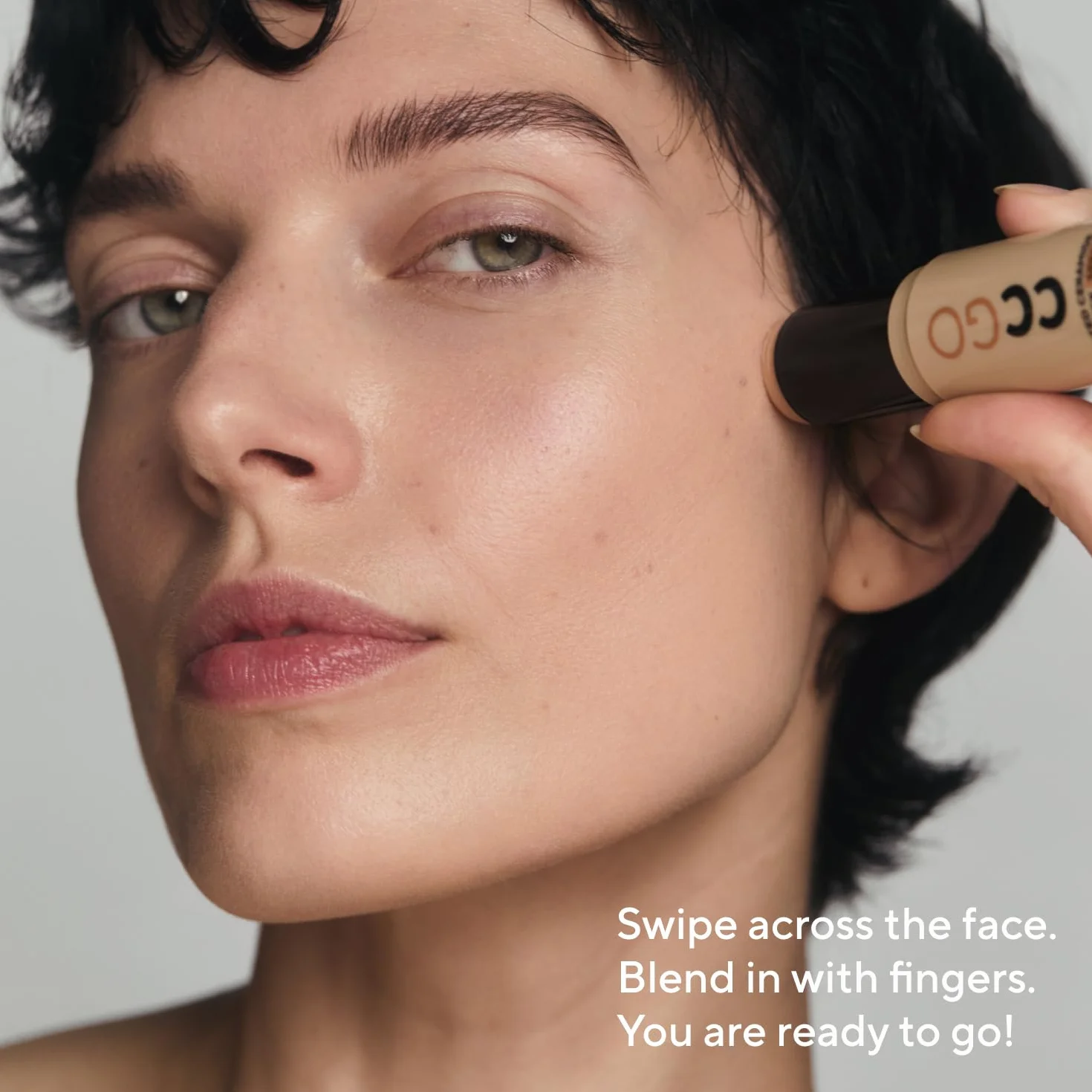 MÁDARA CC GO Bâton de fond de teint 3 en 1 en céramique teintée CC SPF30 True Beige Protection solaire minérale Correction des couleurs