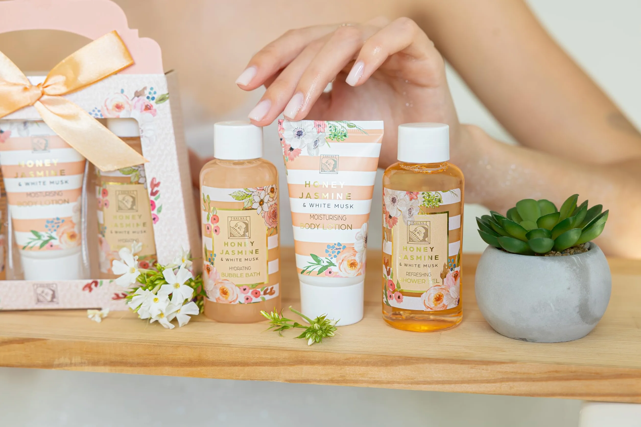 Accentra Coffret Cadeau Femmes HONEY JASMINE 3 Pièces Gel Douche Lotion Corps Bain Moussant