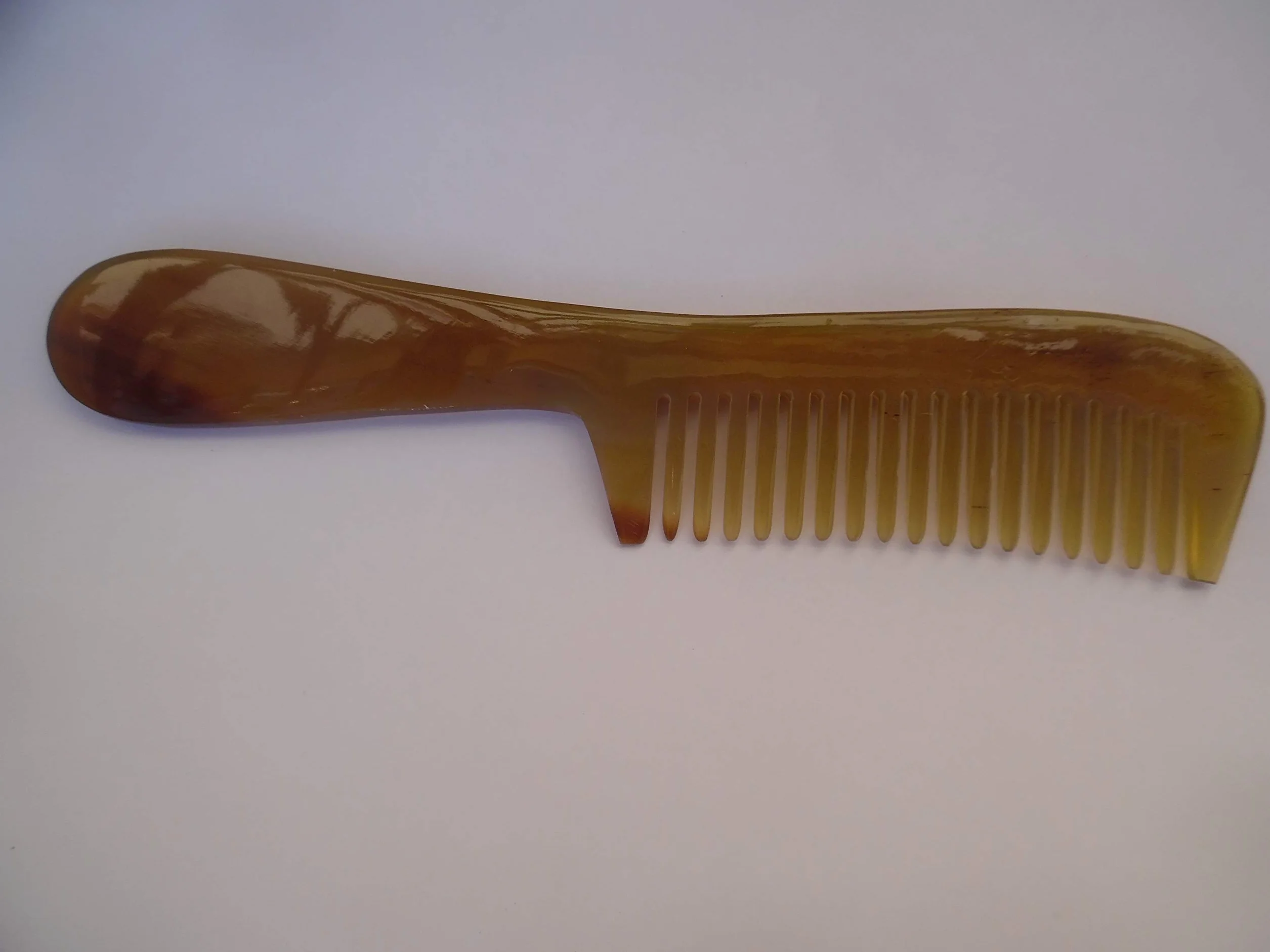 Peigne en corne naturelle antistatique 19 cm