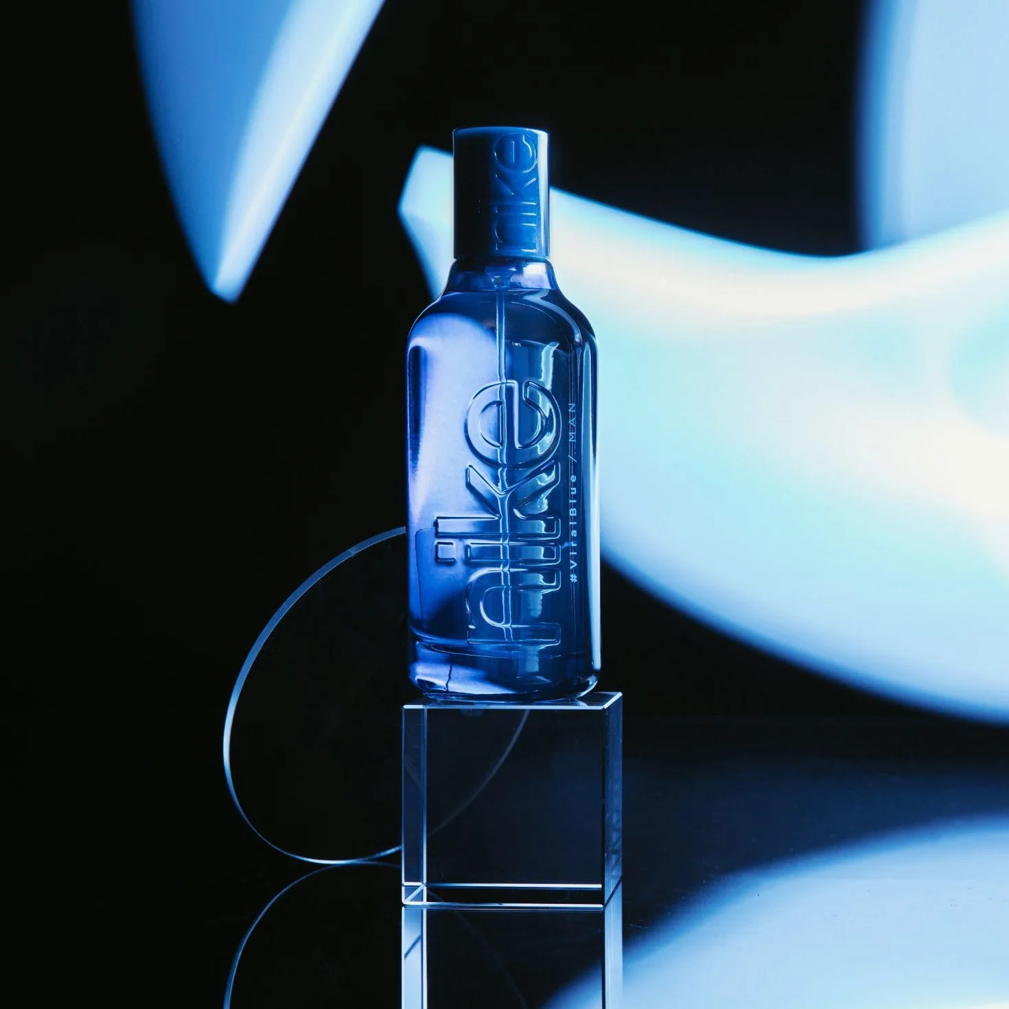 NIKE - Viral Blue 150 ml, Eau de Cologne pour homme, Parfum en vaporisateur, Eau de Toilette naturelle et masculine, Parfum d'agrumes, Frais, Inoubliable et Longue Durée