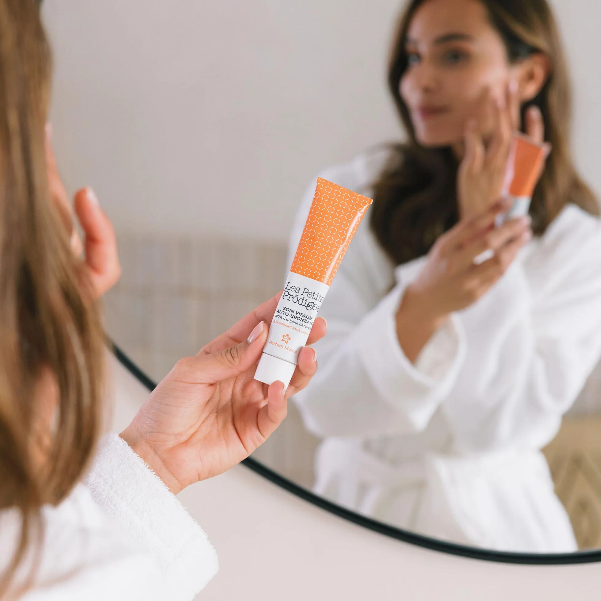 LES PETITS PRODIGES Auto bronzant Soin Visage Hydratant - Hâle Progressif et Durable sans Soleil - Senteur Monoï 100% d'Origine Naturelle, Certifié Bio, Emballage recyclable -Fabriqué en France - 40ml
