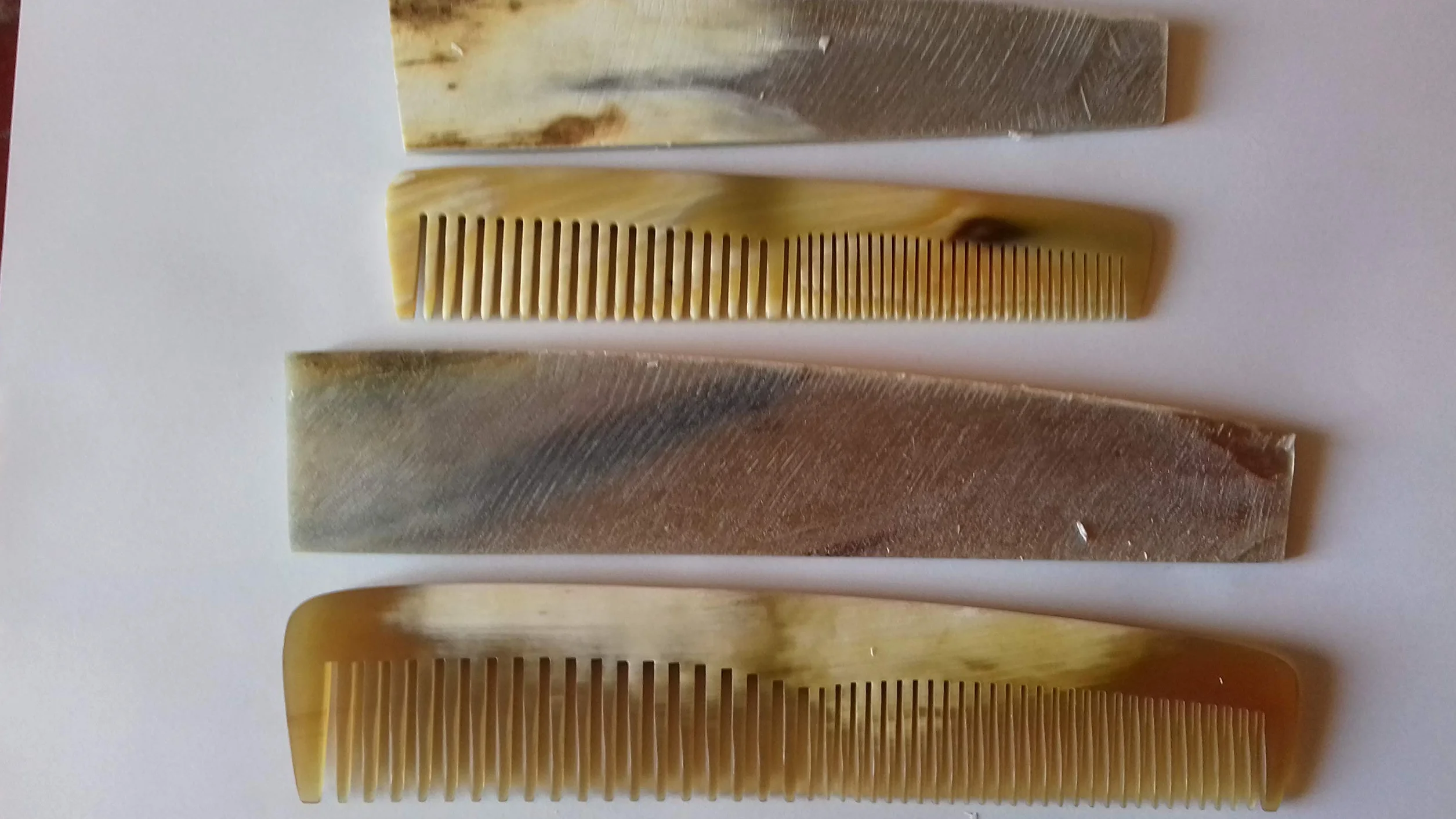 Peigne Démêloir en Corne Véritable 18,5 cm