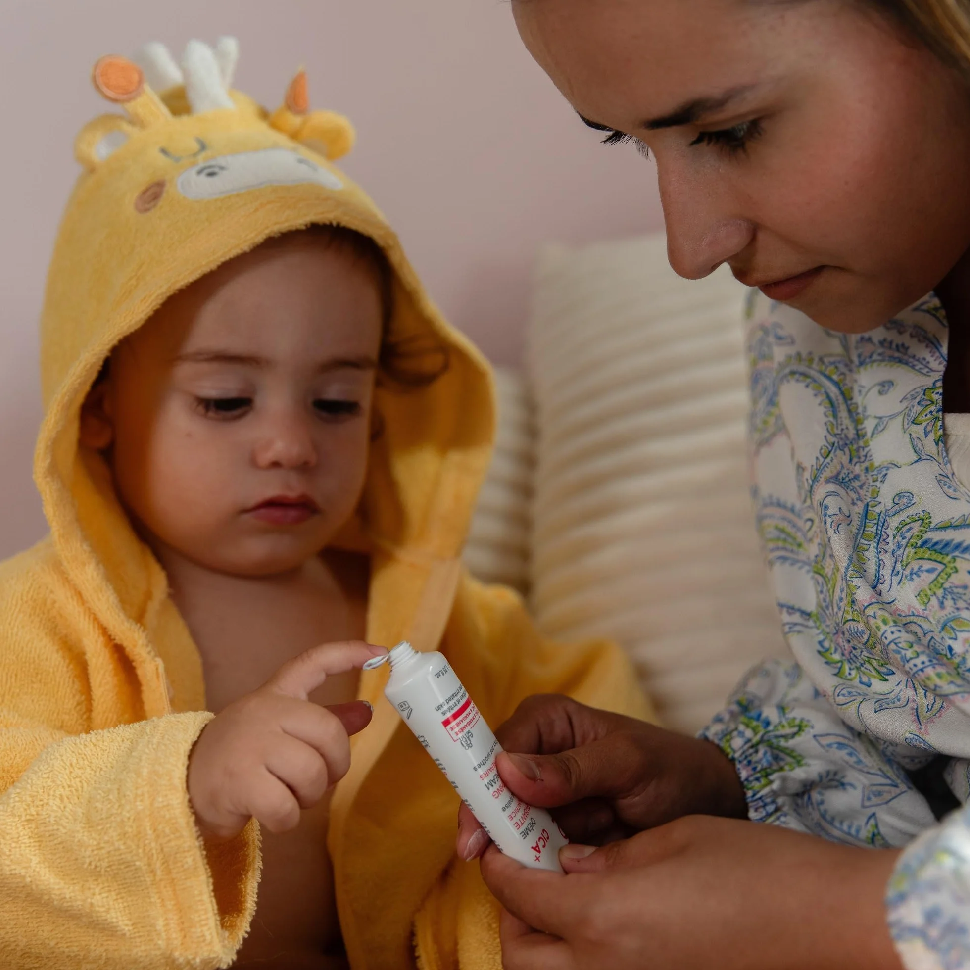 Topicrem CICA+ Crème Apaisante au Zinc et à l’Acide Hyaluronique pour Peau Sensible 40 ml