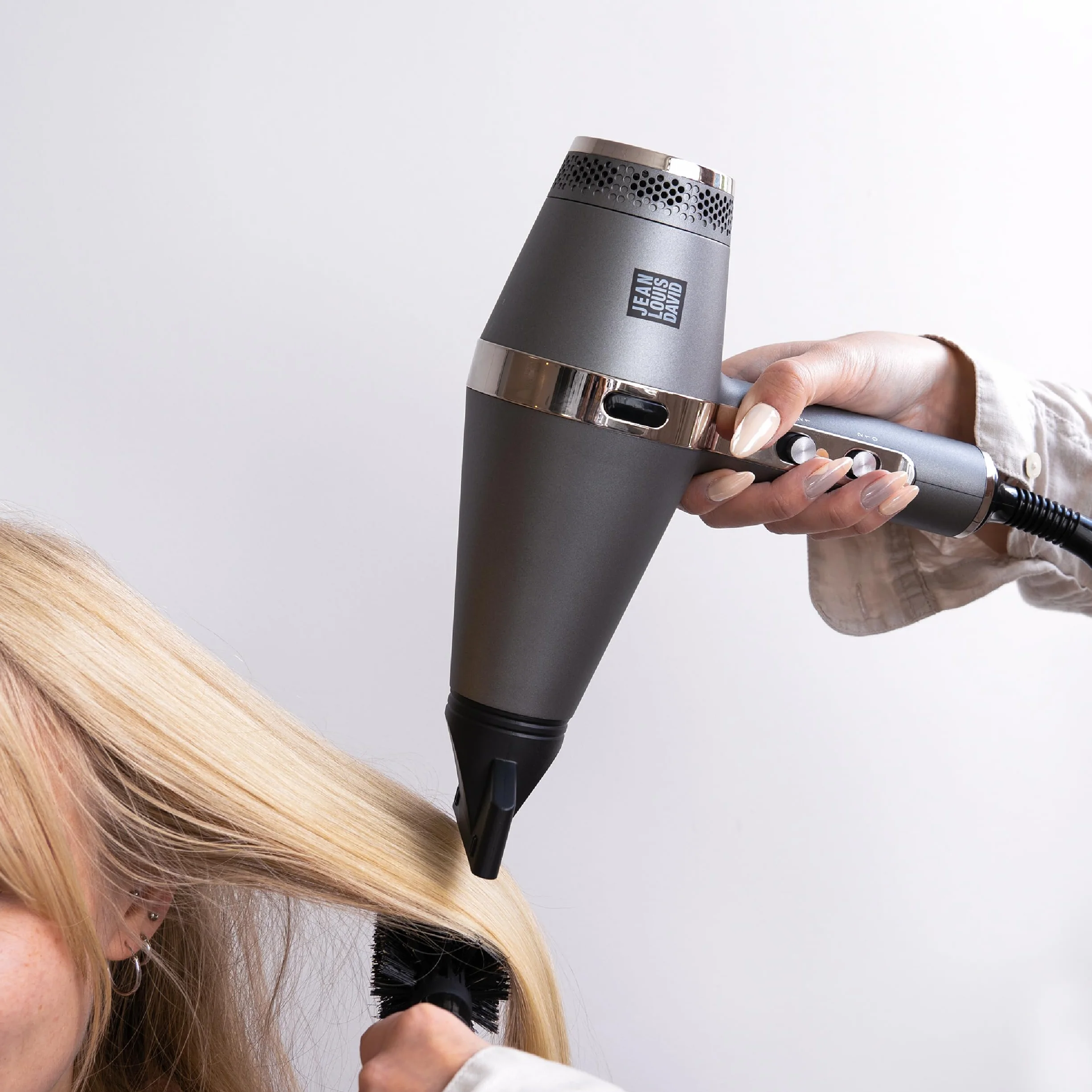 Jean Louis David - Sèche Cheveux Infraprotect 2200W - Technologie Infrarouge - Séchage Rapide, Appareil Professionnel 3 Températures, 2 Vitesses - Concentrateur Diffuseur Cheveux Brillants