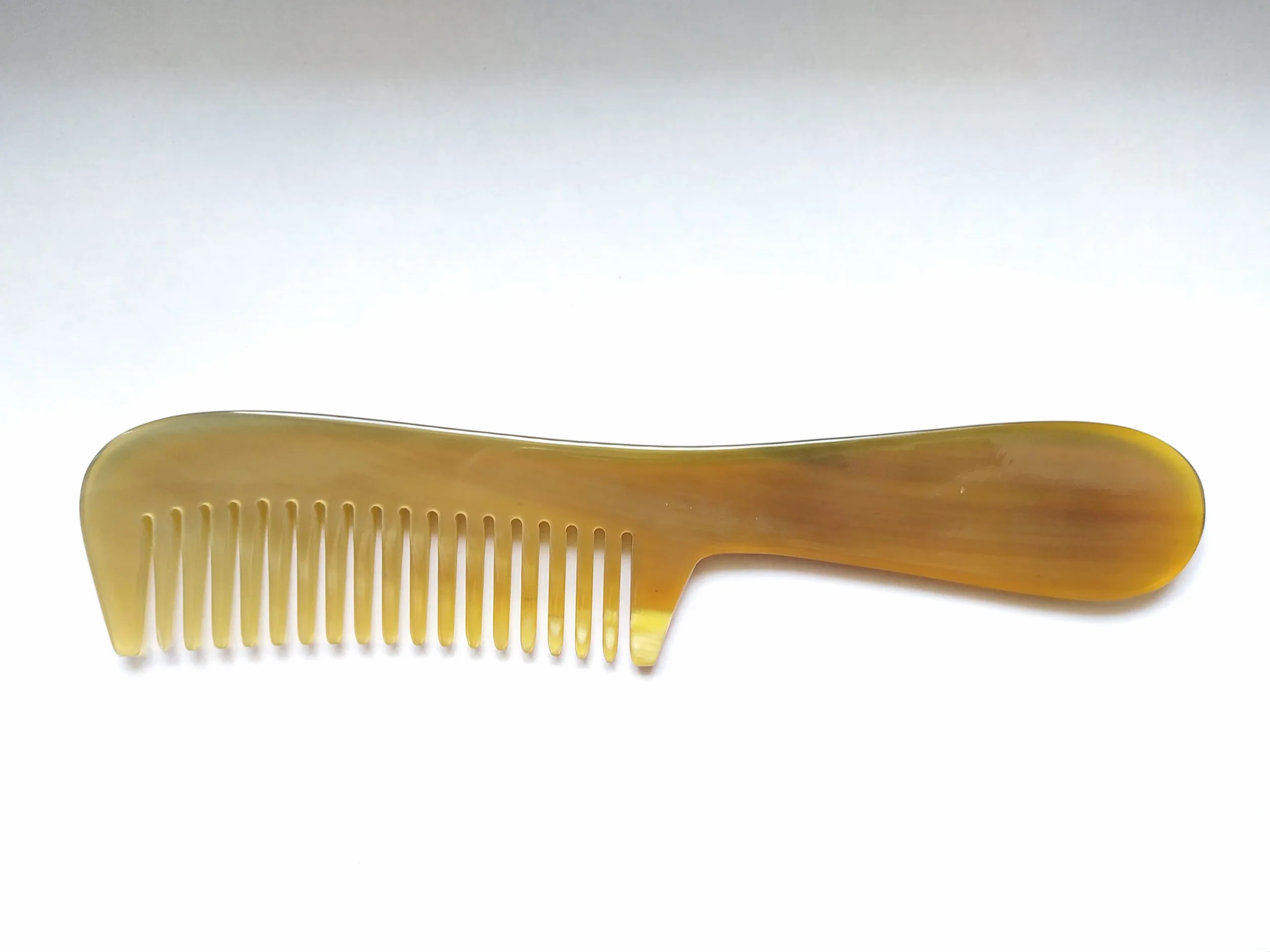 Peigne en corne naturelle antistatique 19 cm