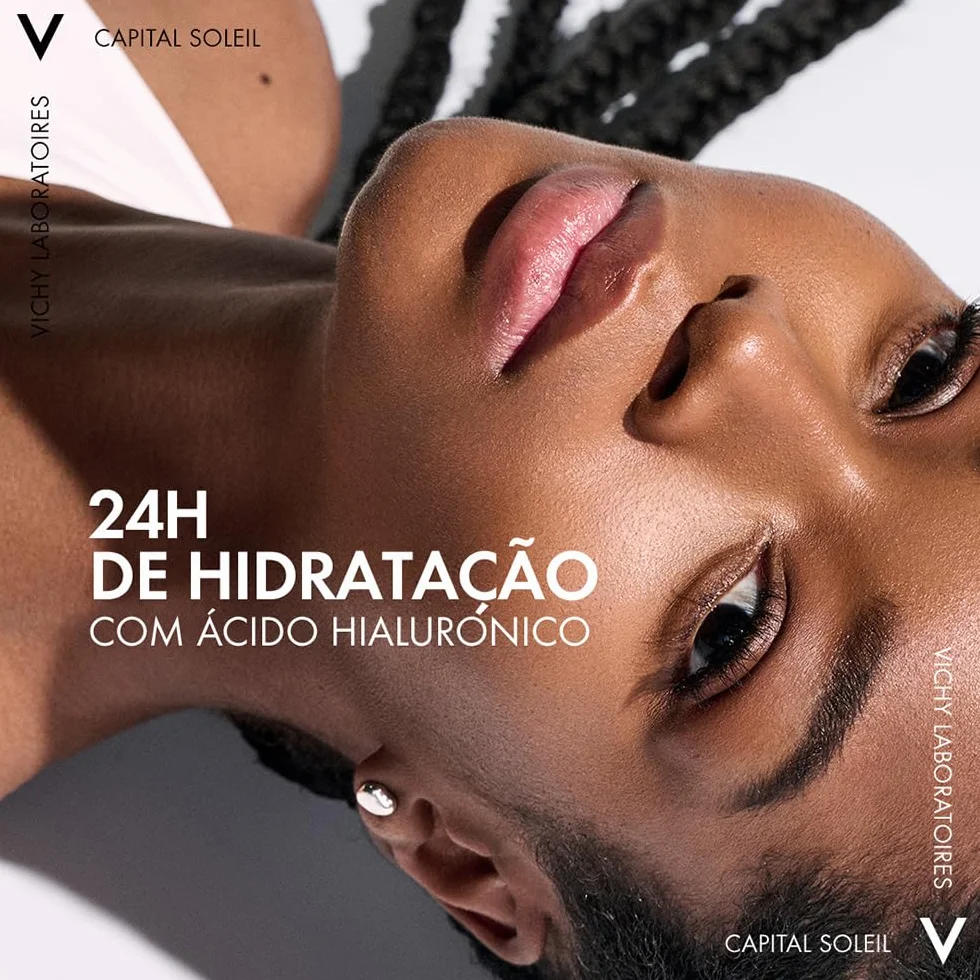 Vichy, Capital Soleil, Eau de Protection Solaire SPF50, Formule Hydratante, Enrichie en Acide Hyaluronique, Convient aux Peaux Sensibles, 200 ml