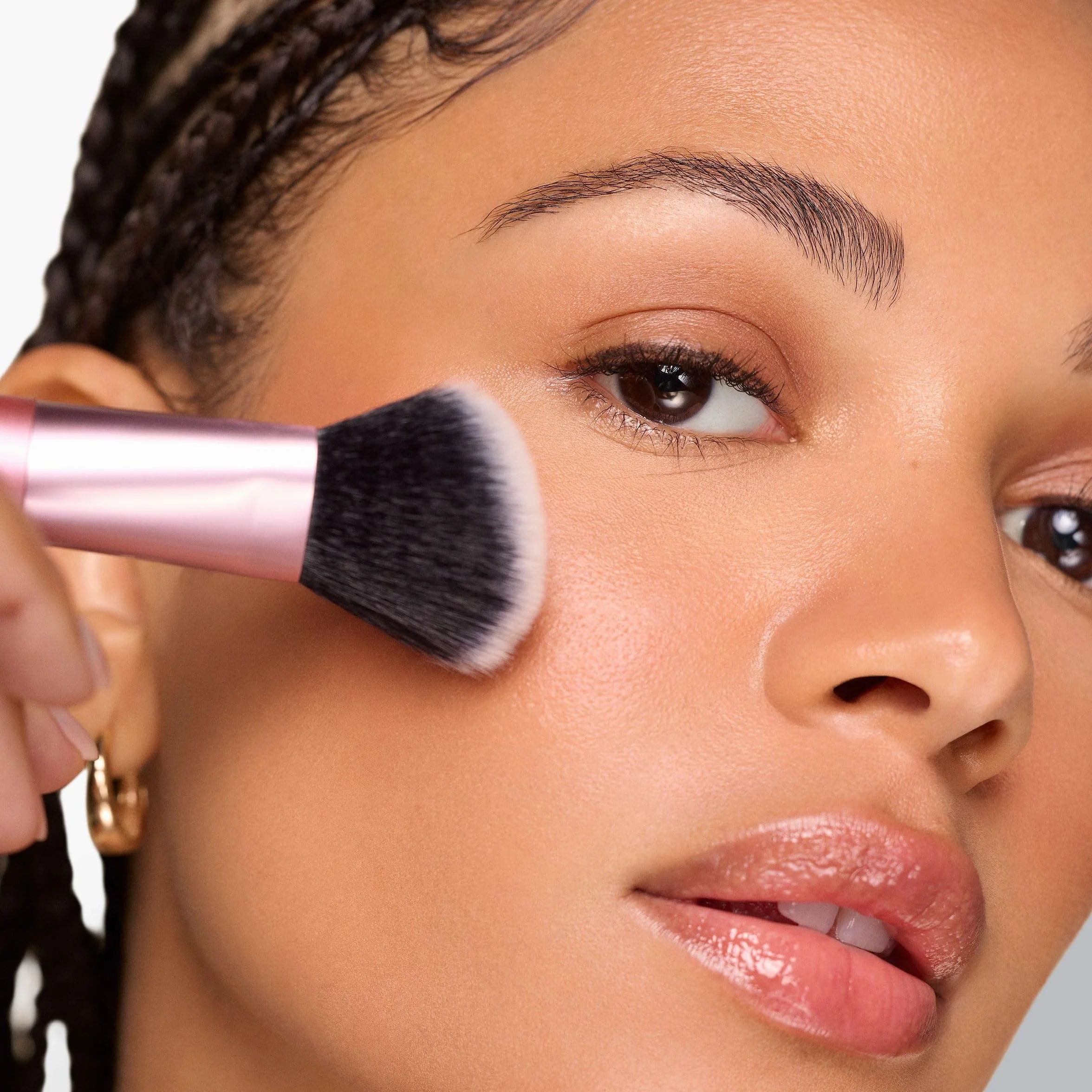 Real Techniques Full Beat Set Maquillage, Kit 4 Pinceaux pour Fond de Teint, Anti-Cernes, Blush, Contour, Illuminateur & Poudre, Format Voyage, Fibres UltraPlush Douces, Cruelty-Free