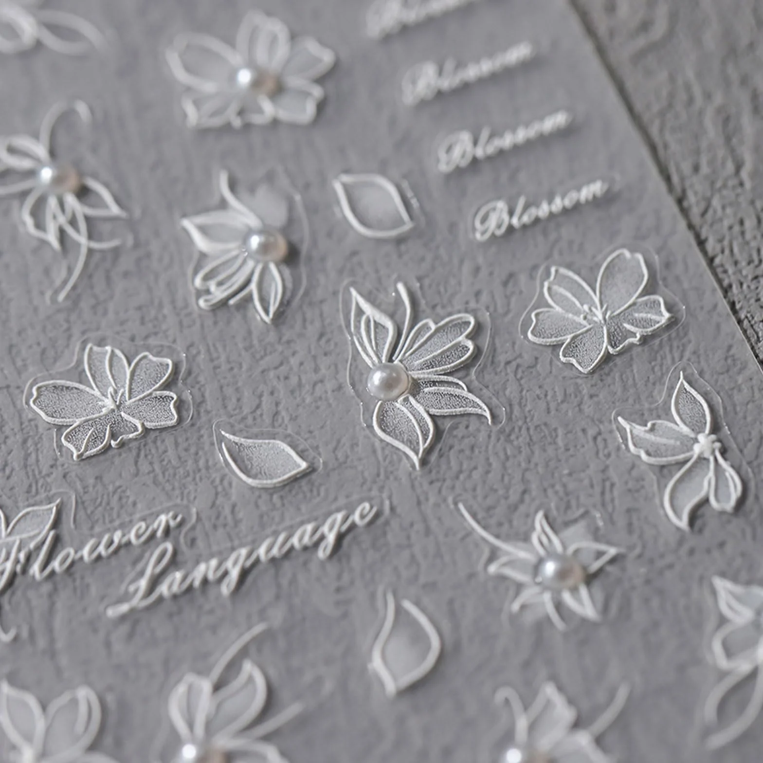 3D Fleurs Blanche Stickers Ongles Nail Art, Autocollants Autoadhésif 5D Deco Ongle Manucure 1 Feuille