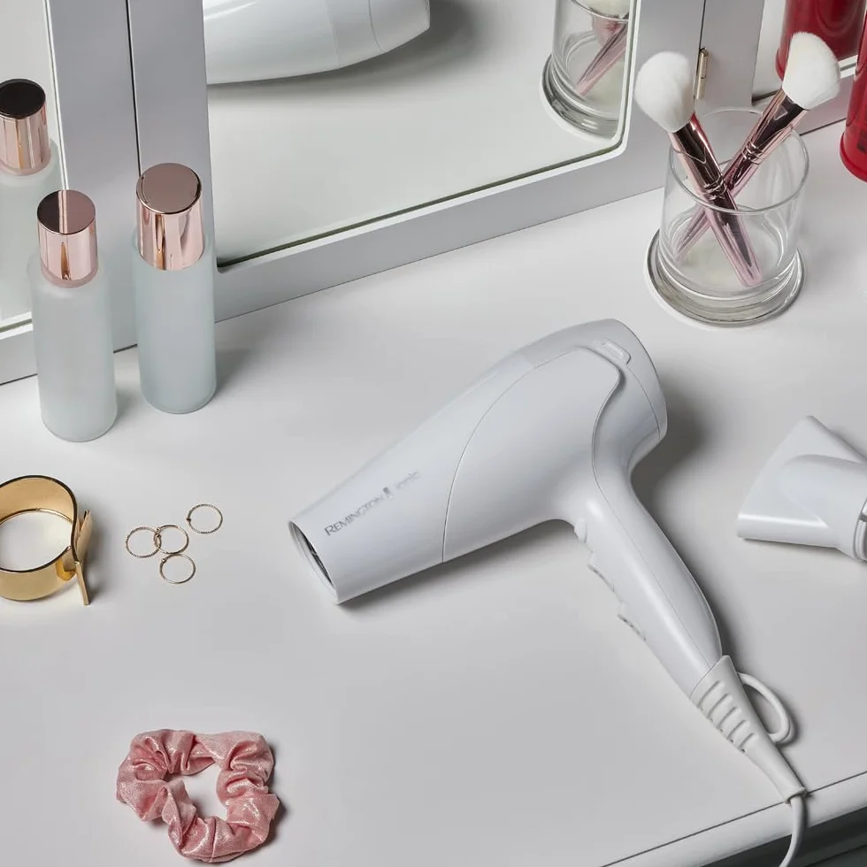 Remington Sèche-cheveux Ionique 2200 W Blanc D3199