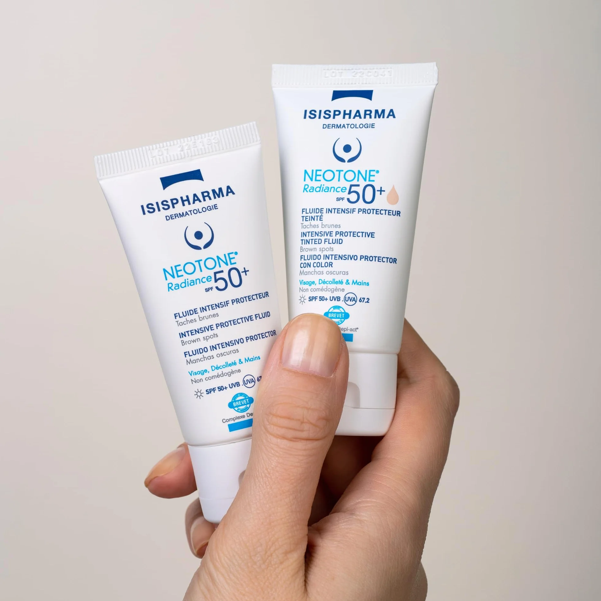 ISISPHARMA NEOTONE - Serum - Soin Intensif Effet Peeling Superficiel Avec Acide Glycolique et Acide Salicylique - Unifie Le Teint Et Réduit Les Taches de tous types de Peaux, Fabrication Française