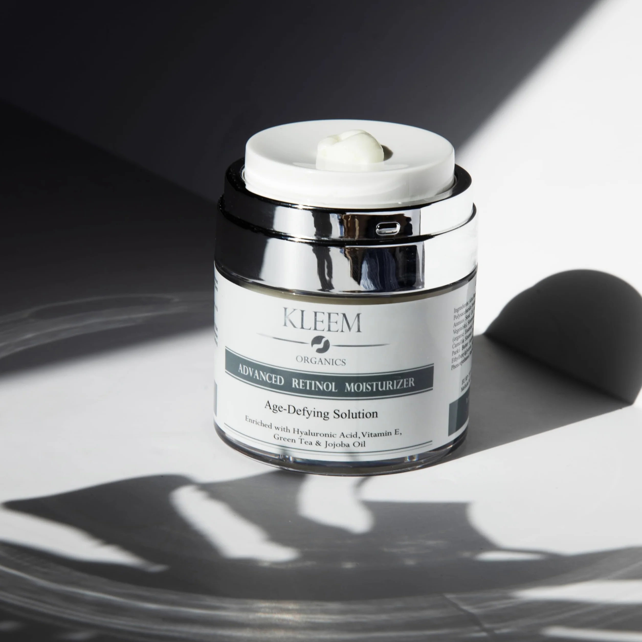 Duo de Crèmes au Rétinol – Anti-Rides, Raffermissant, Éclat de la Peau – Cible les Rides, Ridules & Taches Brunes – Avec Acide Hyaluronique & Vitamine E – Végan & Non Testé sur Animaux