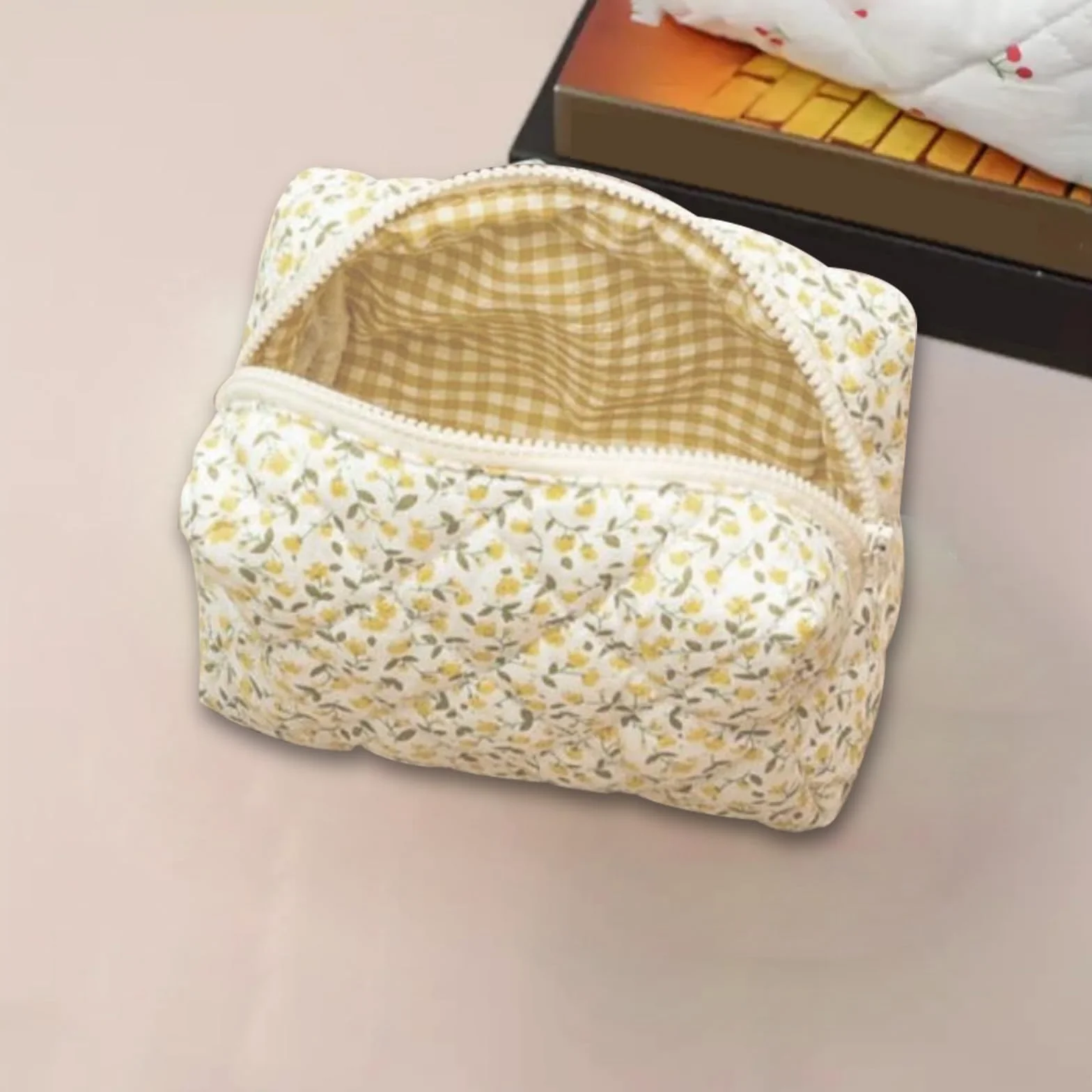 Trousse de maquillage matelassée florale en coton doux, jaune