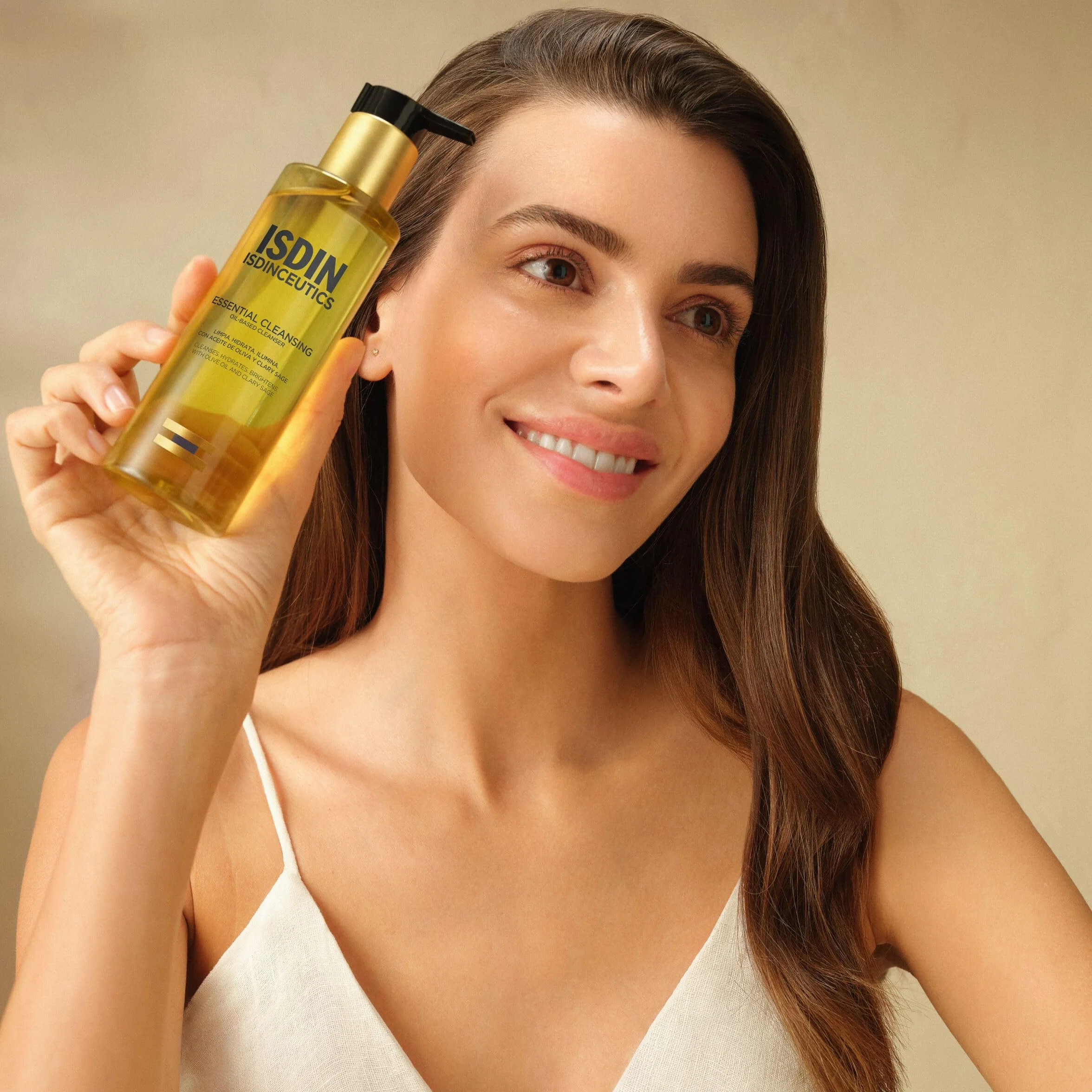 ISDIN Isdinceutics Essential Cleansing (200 ml) | Huile Nettoyante Visage Douce et Légère, Texture Huile-en-Lait | Élimine Maquillage et Crème Solaire | 85% d'Ingrédients d'Origine Naturelle