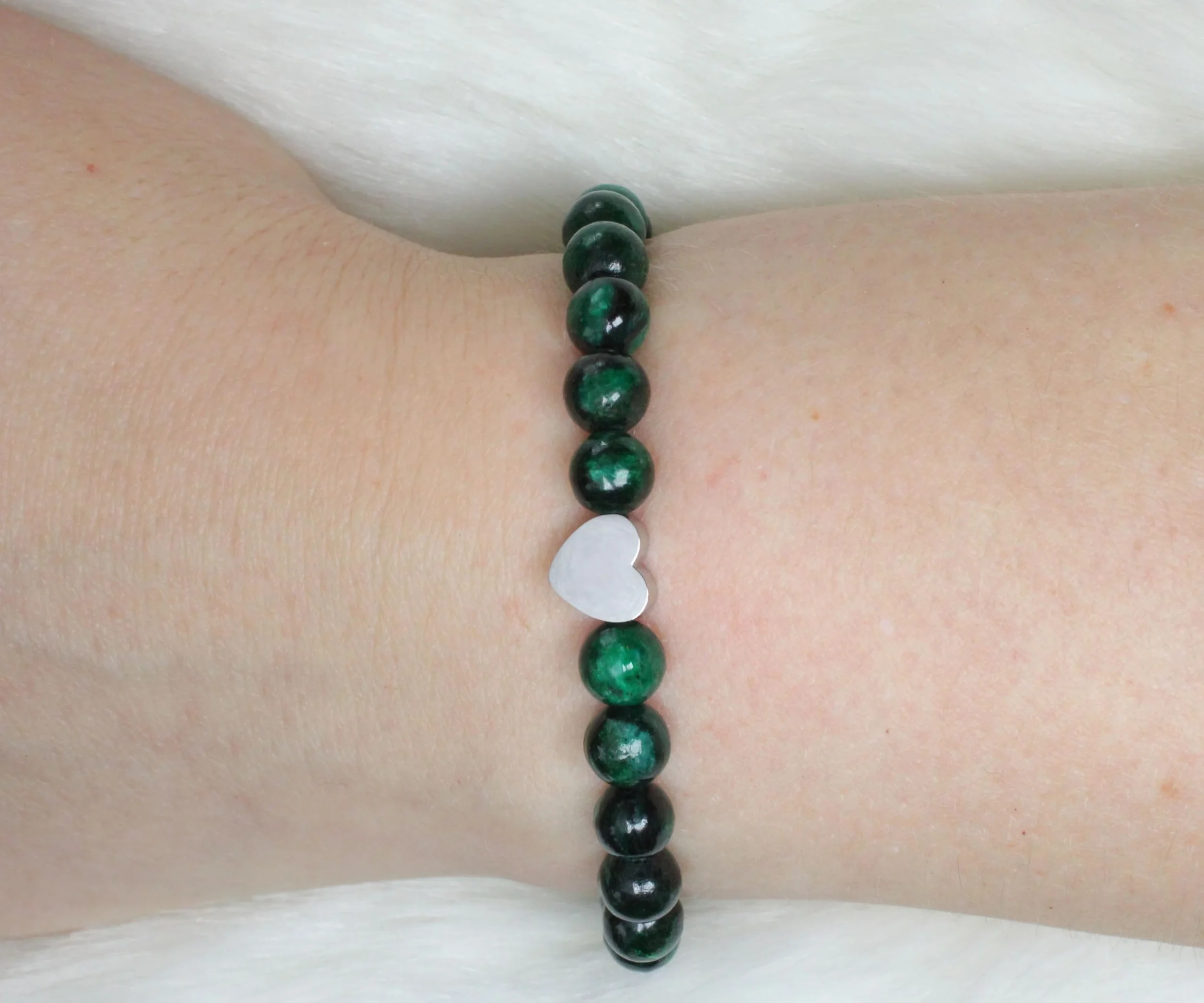 Bracelet en émeraude véritable pierre précieuse 6mm perles rondes cœur acier inoxydable porte-bonheur