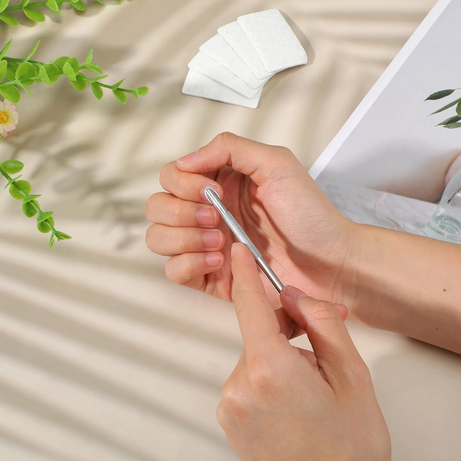 TIESOME Repousse-cuticules double extrémité avec 10 feuilles papier de verre dissolvant vernis à ongles outil professionnel manucure pédicure argenté