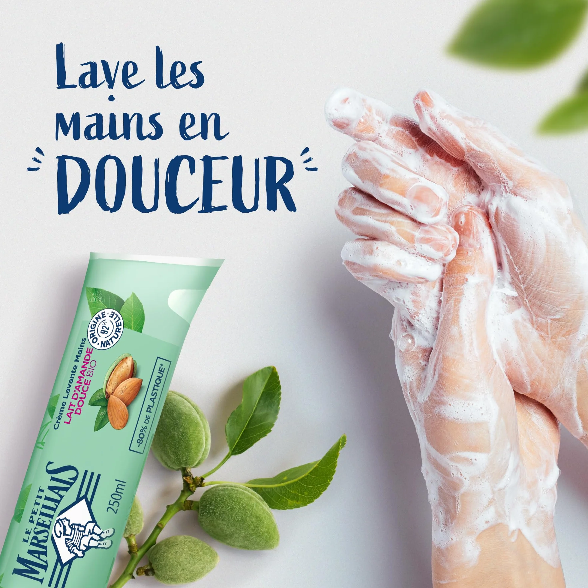 Le Petit Marseillais Recharge Crème Lavante Mains Lait d'Amande Douce Bio 250 ml Savon Liquide 92% Ingrédients Naturels