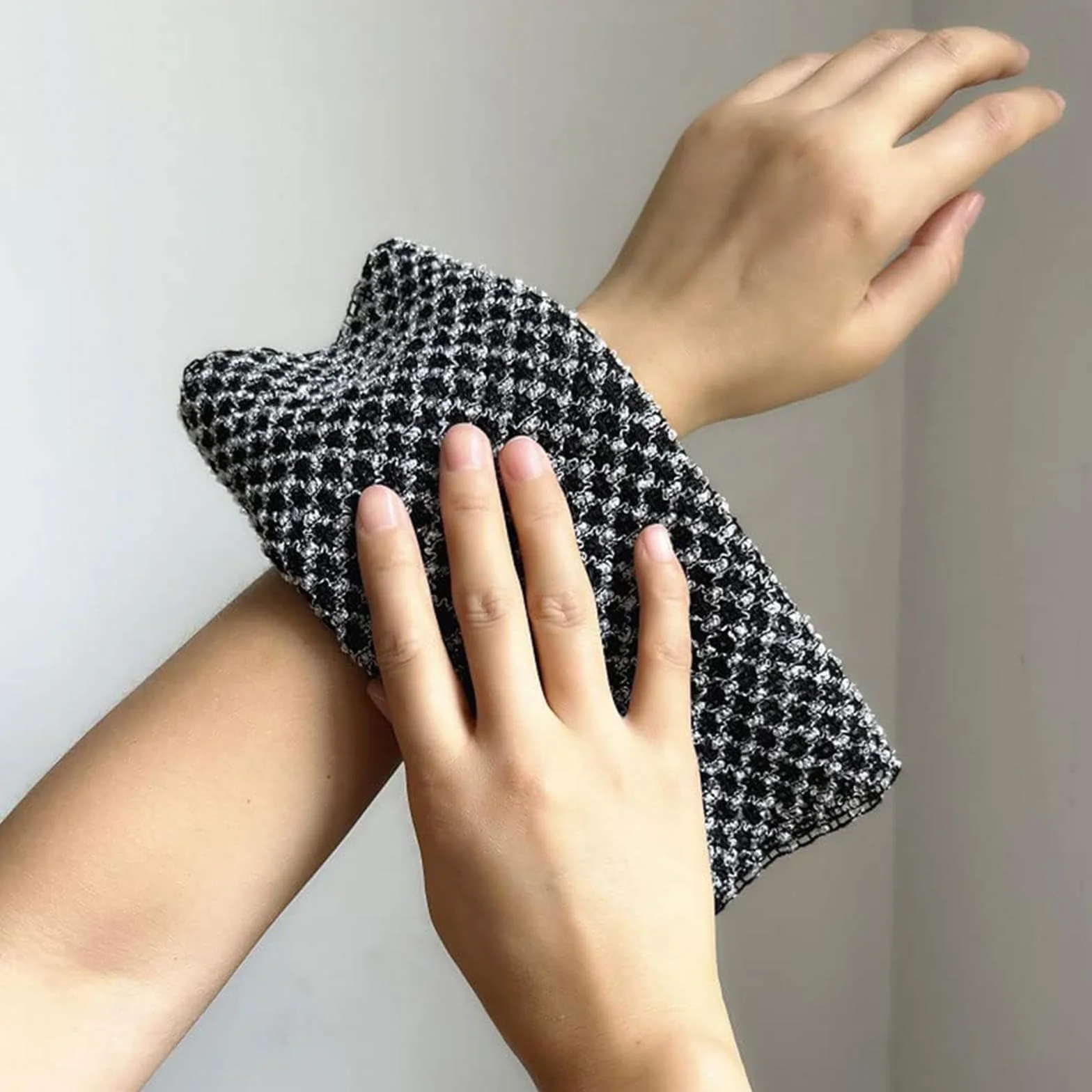 Japonaises Serviettes Exfoliantes 2 Pièces, Gommage Dos Douche, Débarbouillettes Peau Sensible Rugueuse (Noir)