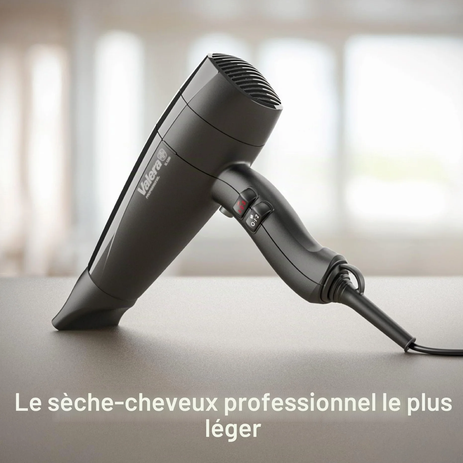 Valera, Swiss Light 3200 Sèche-cheveux professionnel léger avec 3 niveaux de température et bouton de refroidissement, filtre amovible, câble Super Flex, 1600 W, fabriqué en Suisse