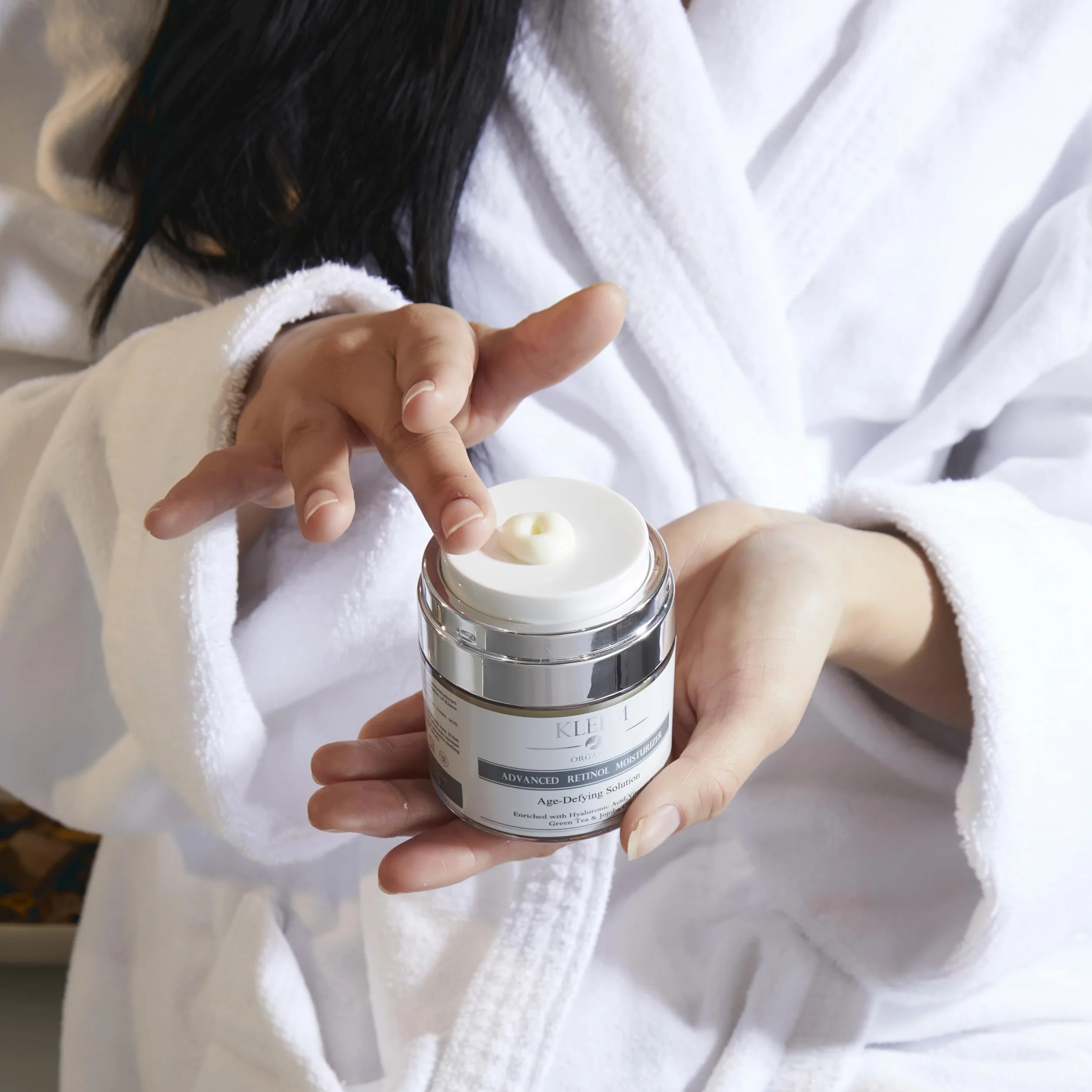 Duo de Crèmes au Rétinol – Anti-Rides, Raffermissant, Éclat de la Peau – Cible les Rides, Ridules & Taches Brunes – Avec Acide Hyaluronique & Vitamine E – Végan & Non Testé sur Animaux