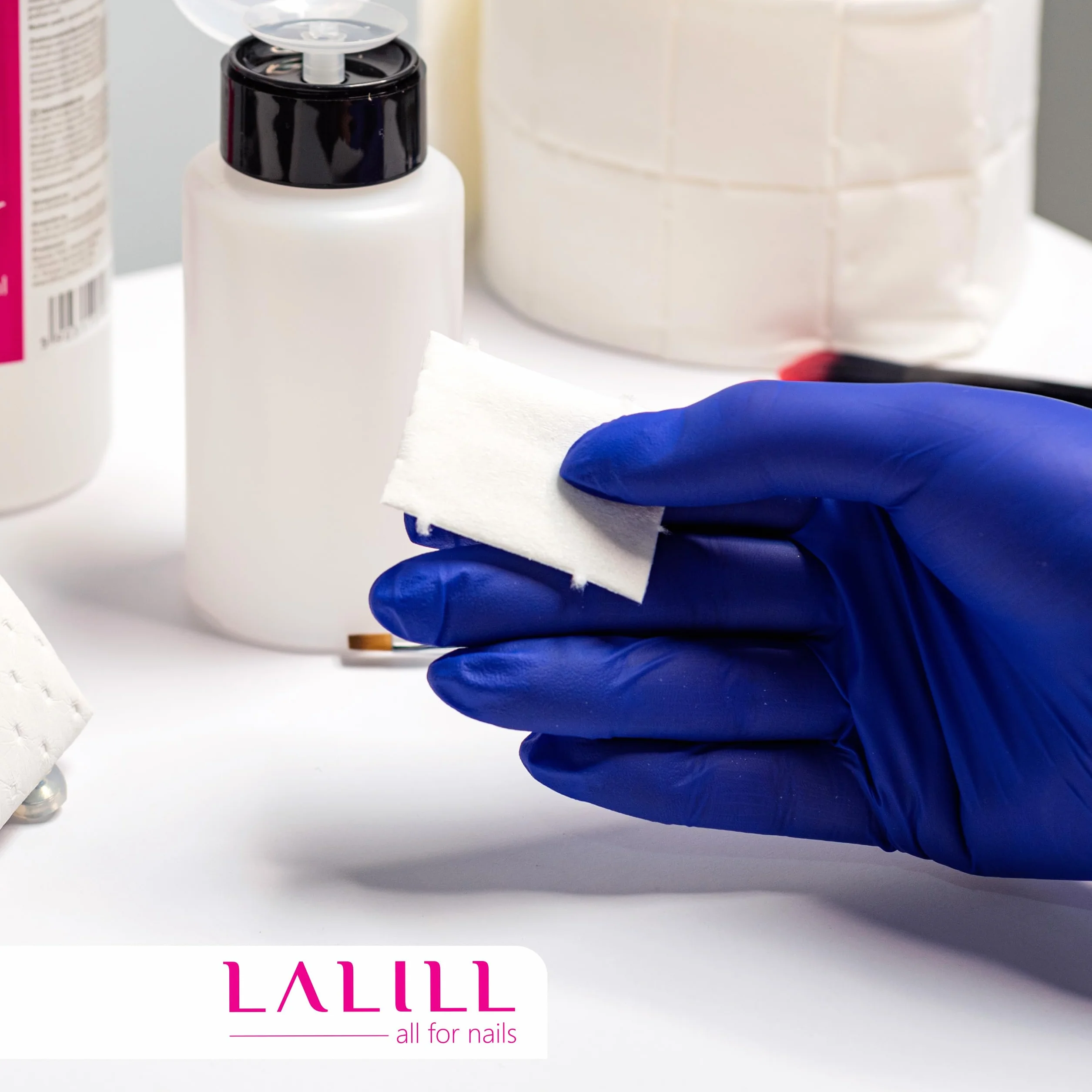 LALILL Cleaner Ongles Dégraissant 500ml Kit - Nettoyant pour Ongles avec Flacon Pompe 200ml, 500 Pads et Brosse