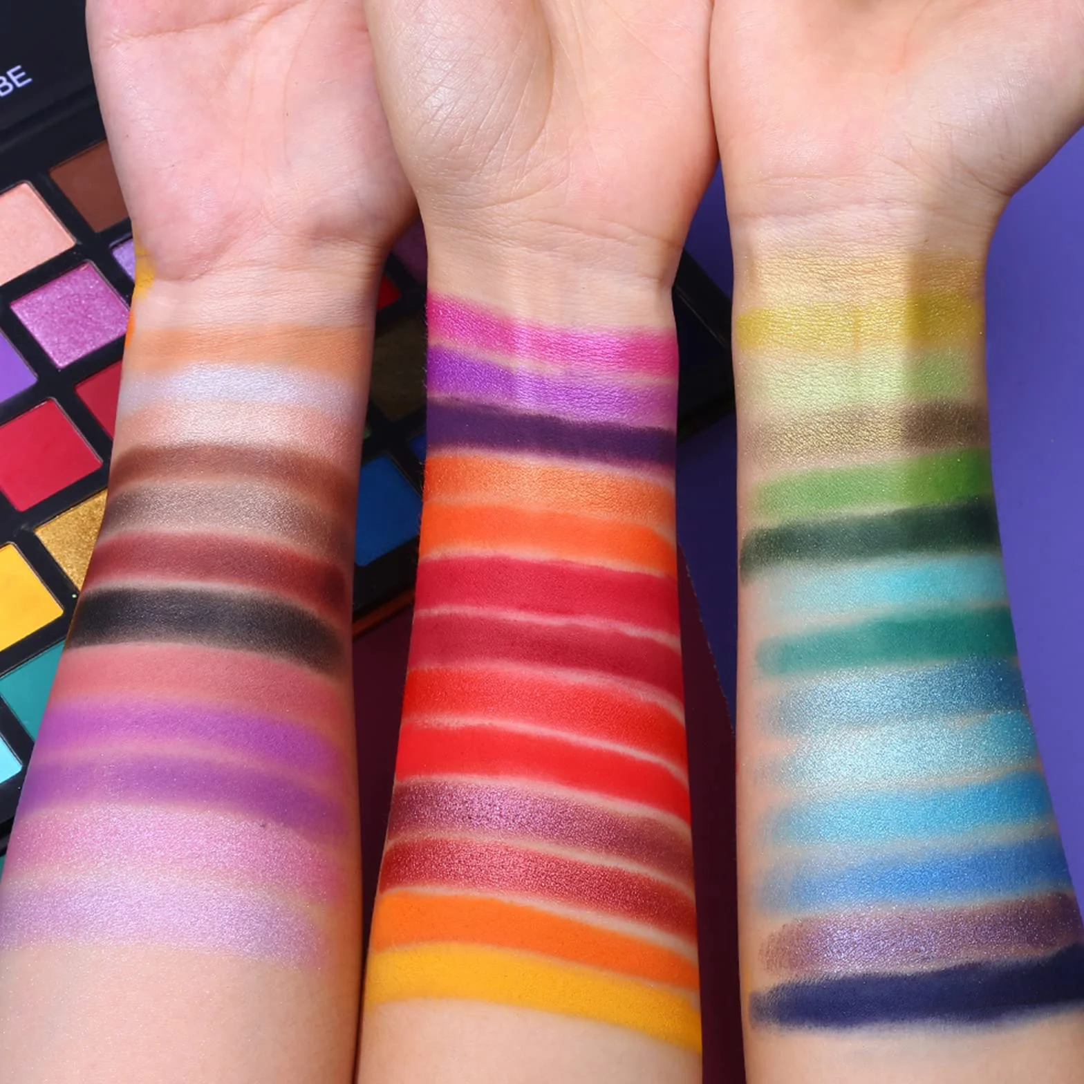 UCANBE Fards à Paupières 40 Couleurs Imperméable - Fard à Paupières Longue Durée - Palettes de Maquillage Shimmer Matte Hautement Pigmentées