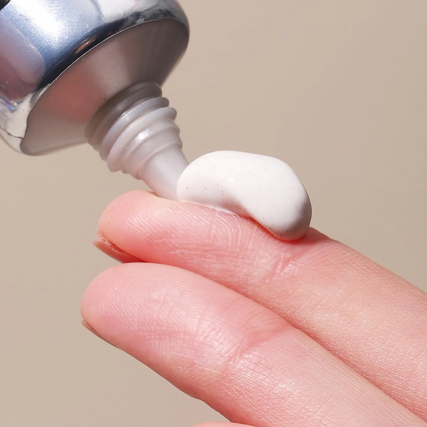 CC Cream Crème Correctrice de Teint SPF 25 Hydratant Teinté Léger Tenue Longue Effet Lissant Illuminateur DARK 45ml