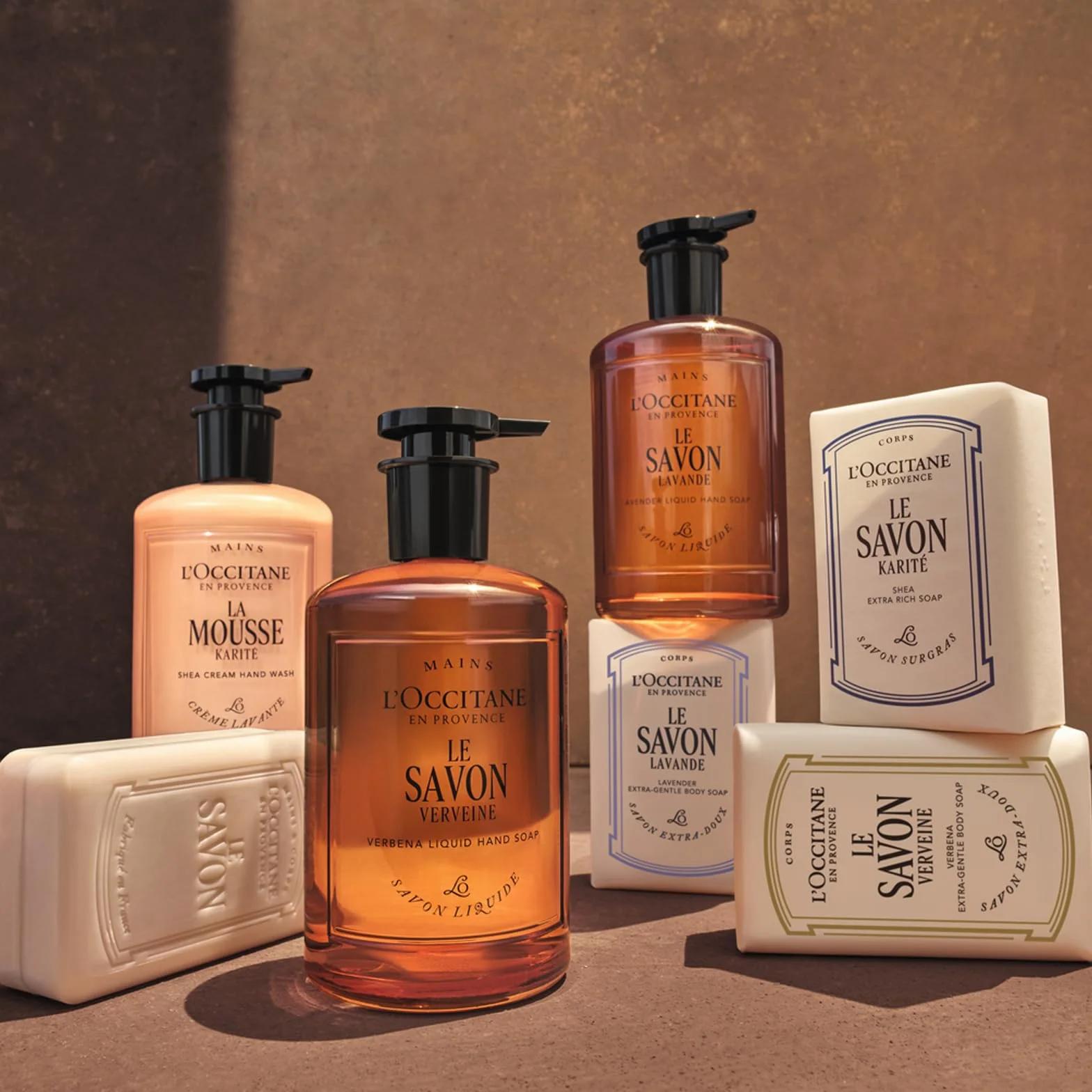 L'OCCITANE - Recharge Savon Liquide Verveine - 500 ml | Tous types de peau - Nettoie en douceur - Notes acidulées et rafraîchissantes - Fabriqué en France