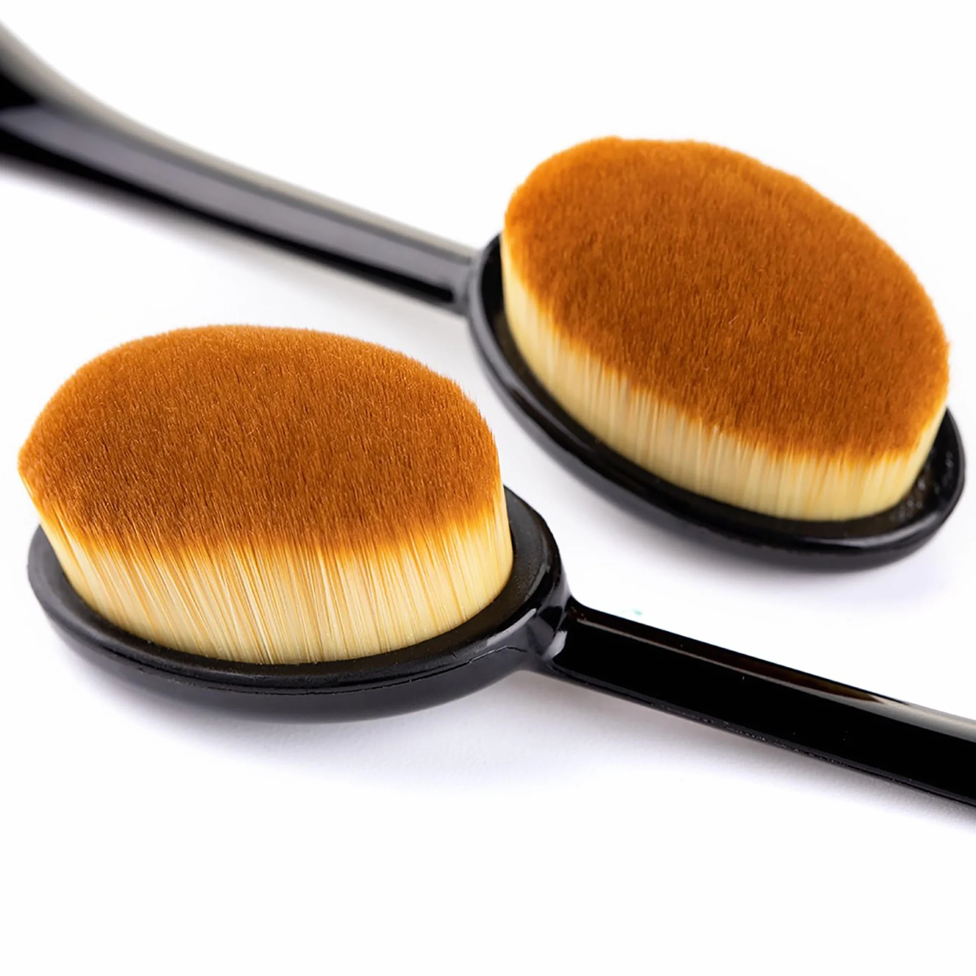 Foundointa Magic Brush Lot de 2 pinceaux sans poudre pour le visage