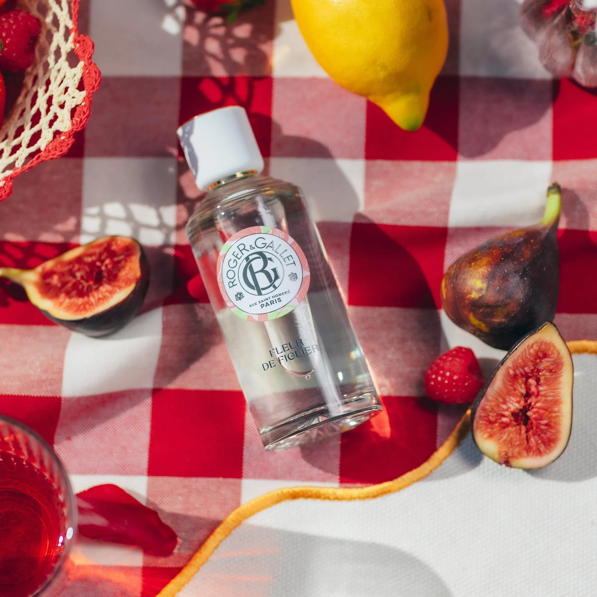 Roger & Gallet - Coffret cadeau Eau Parfumée Bienfaisante Fleur de Figuier 30ml et Parfum Solide - Cadeau Femme - Senteur Fraîche et Relaxante aux Notes Fruitées et Florales