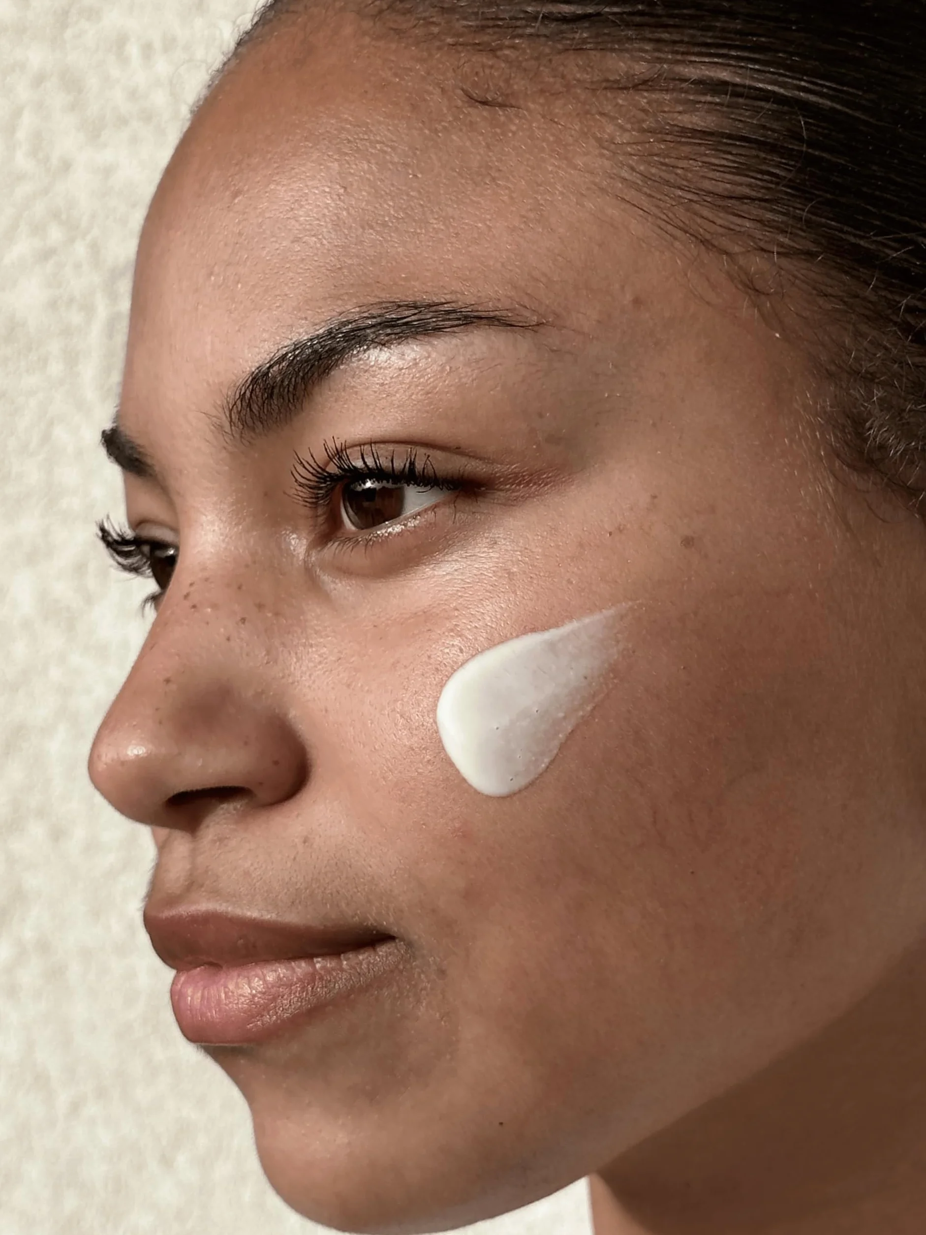 Duo de Crèmes au Rétinol – Anti-Rides, Raffermissant, Éclat de la Peau – Cible les Rides, Ridules & Taches Brunes – Avec Acide Hyaluronique & Vitamine E – Végan & Non Testé sur Animaux