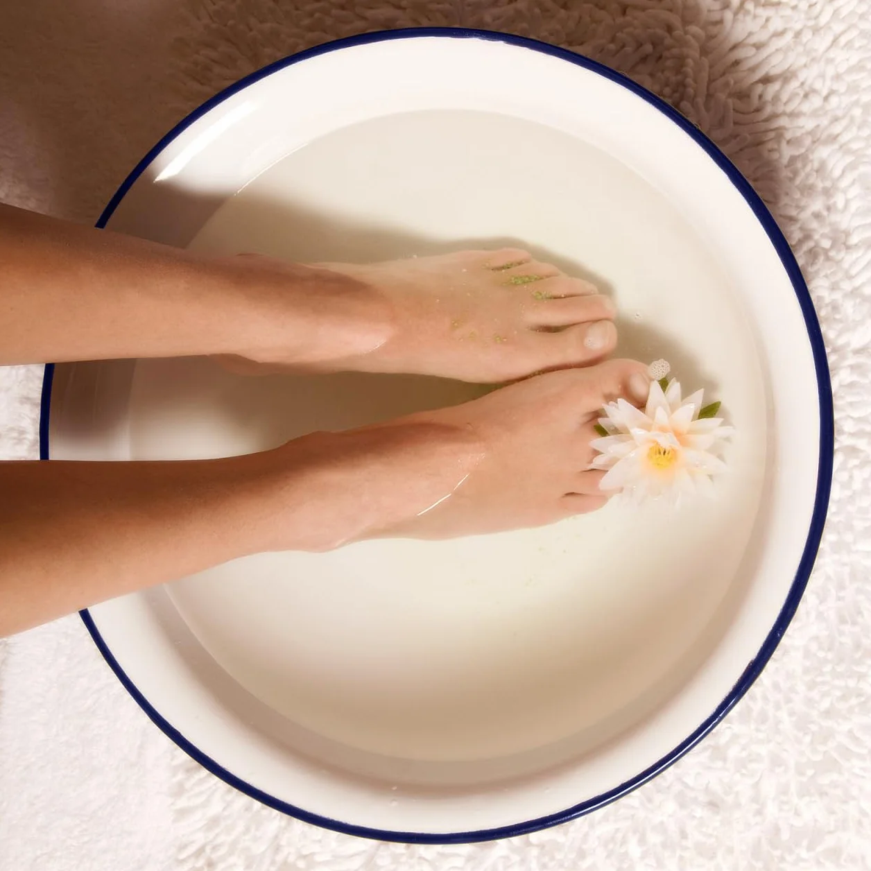Healaved Bassin Pied Émail Vintage 30cm Pour Bain De Pied Spa Maison | Lavabo Pieds Multifonction, Design Rétro Avec Bord Bleu, Bassin Résistant Pour Trempage Pieds, Pédicure Et Soin Relaxant