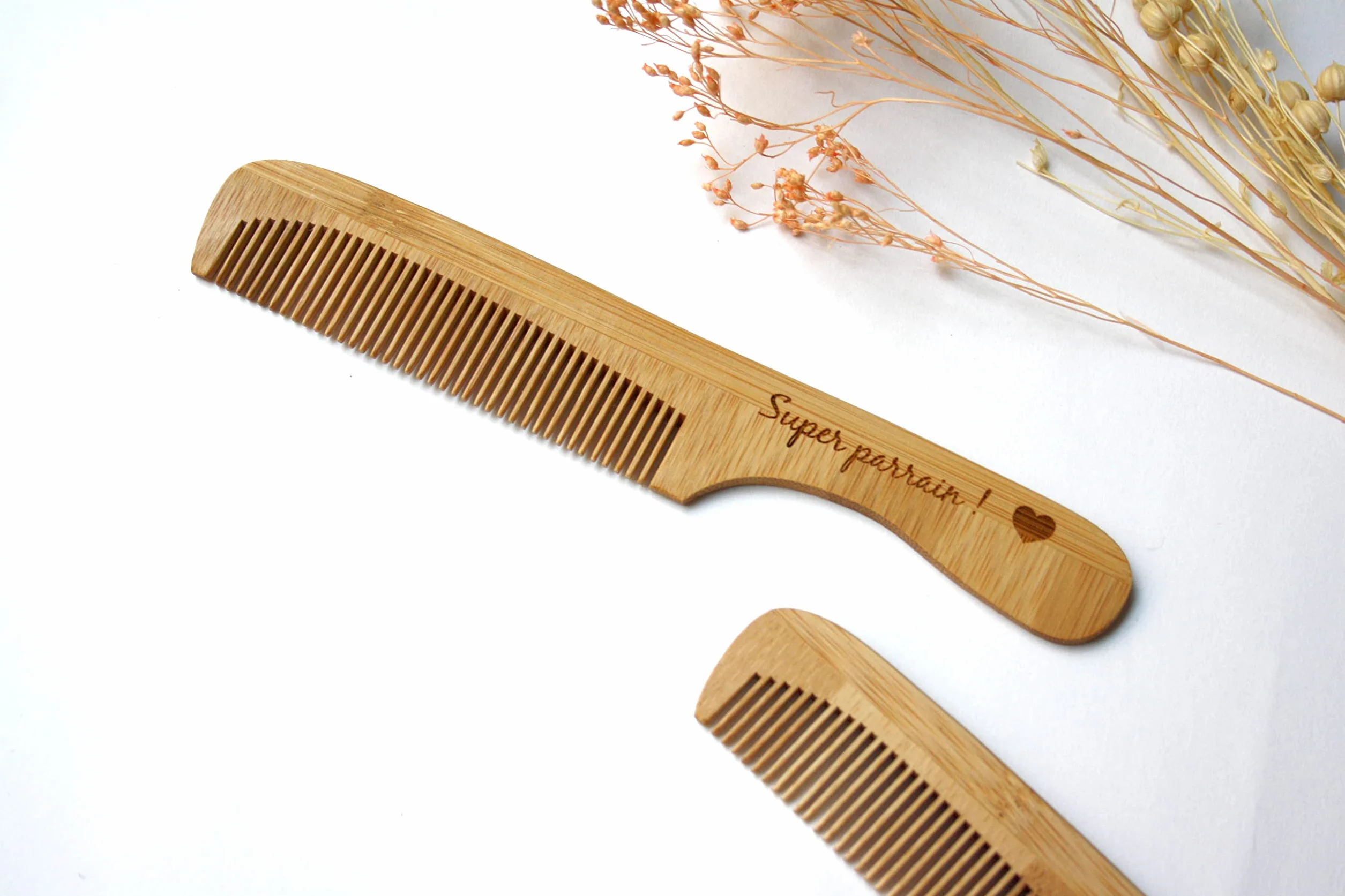 Peigne personnalisé en bambou avec gravure texte