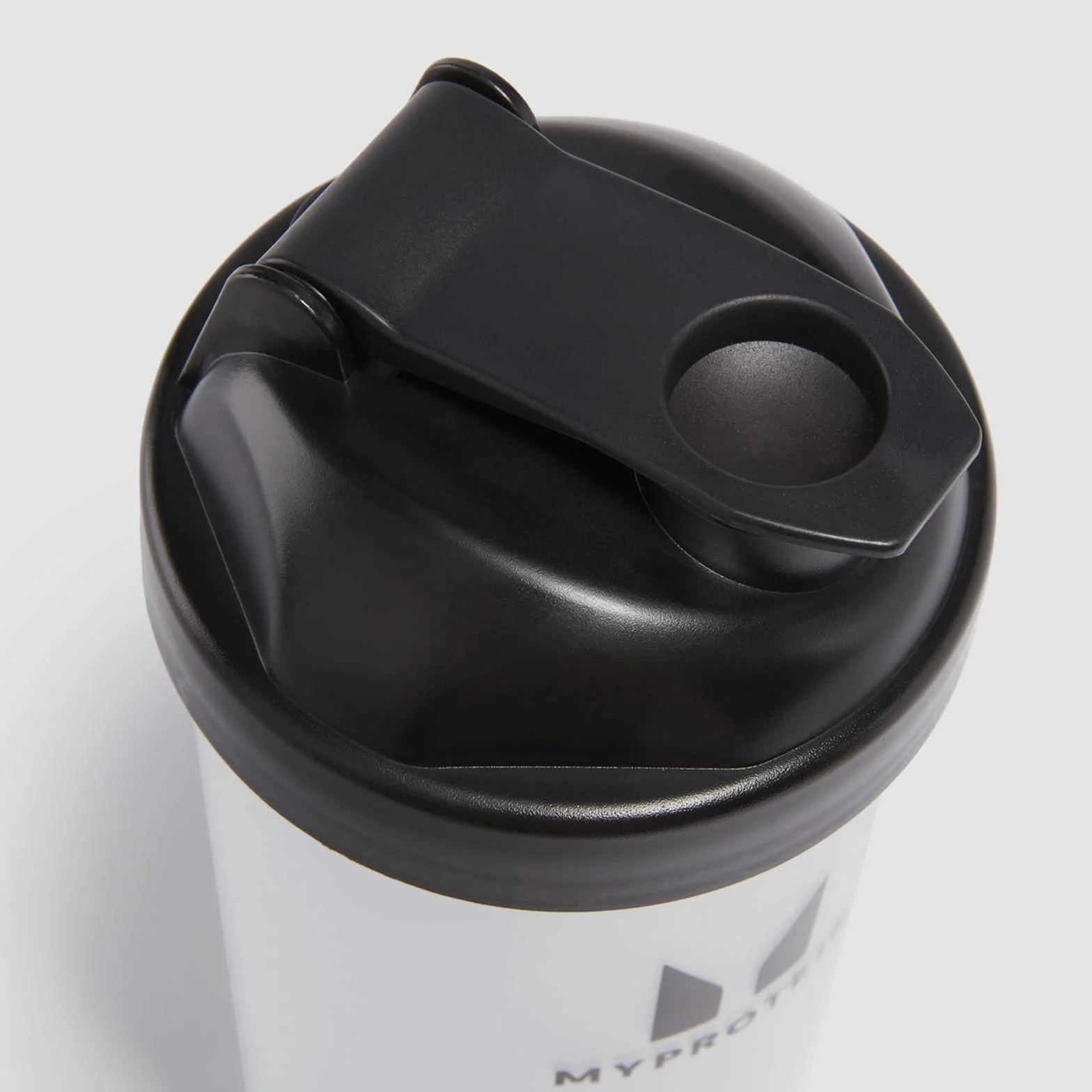 Myprotein Shaker Protéiné 600 ml Transparent/Noir avec bille mélangeuse