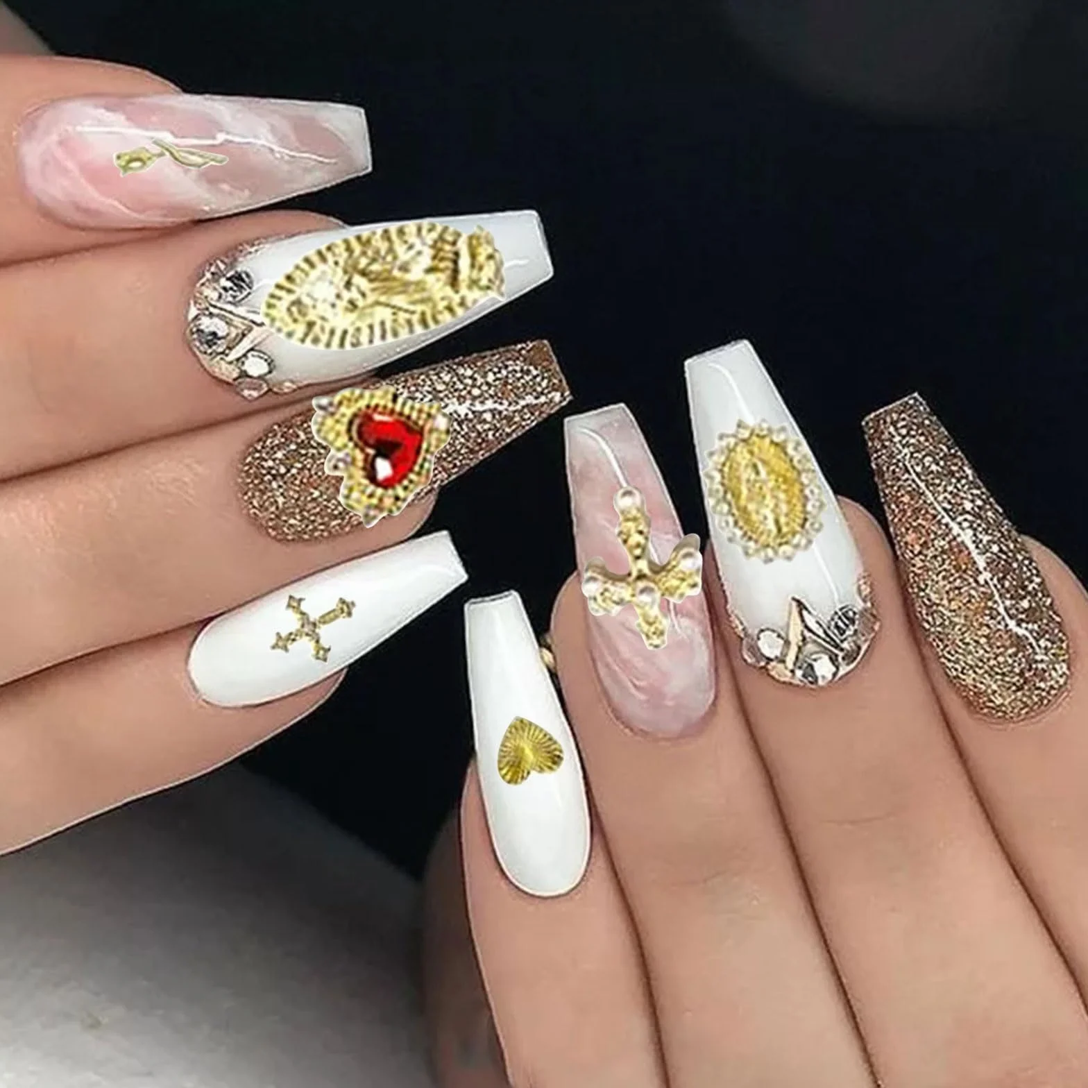Breloques 3D dorées pour ongles avec strass lot de 88