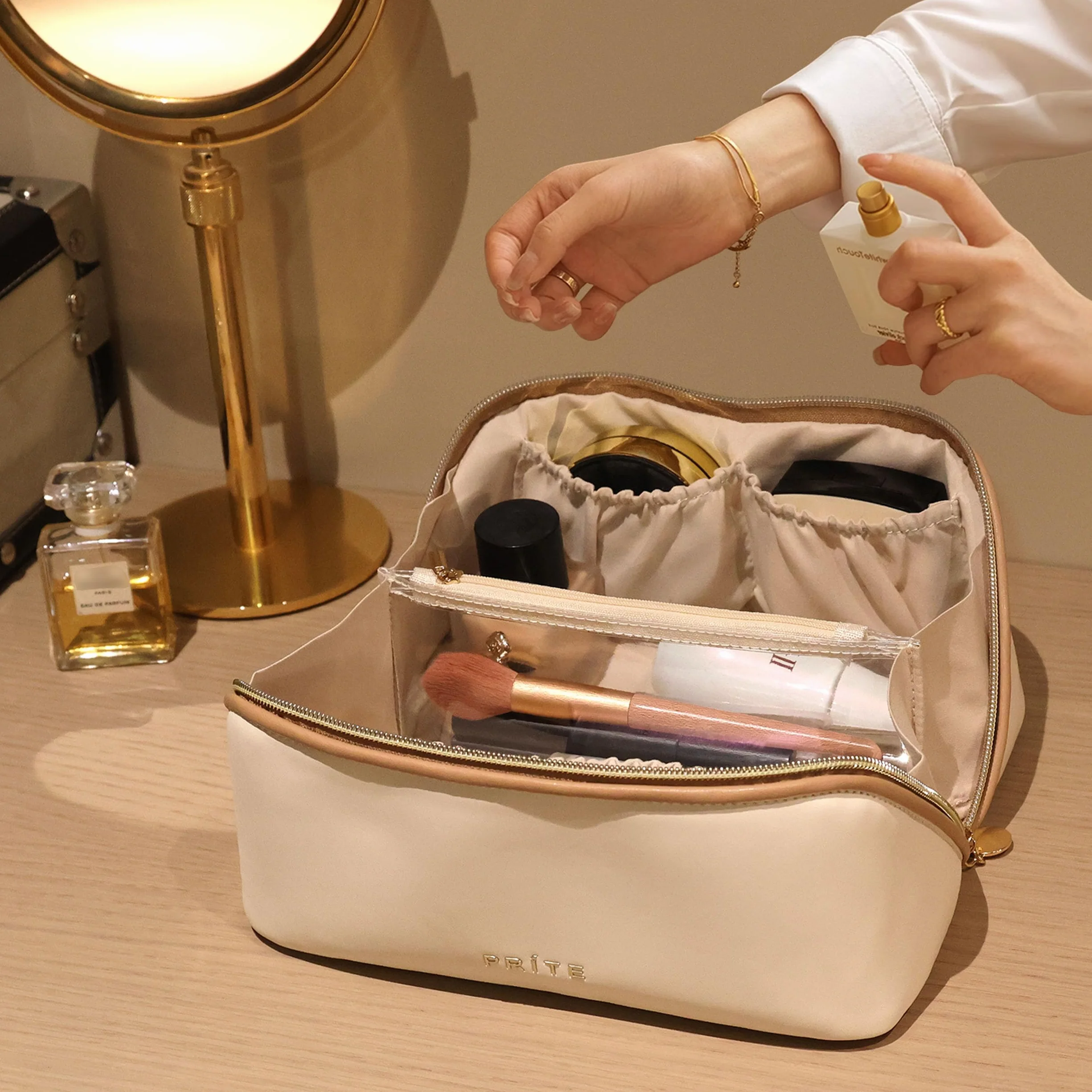 Prite Trousse de Maquillage en Cuir PU Imperméable pour Voyage avec Séparateur Transparent et Poignée Beige