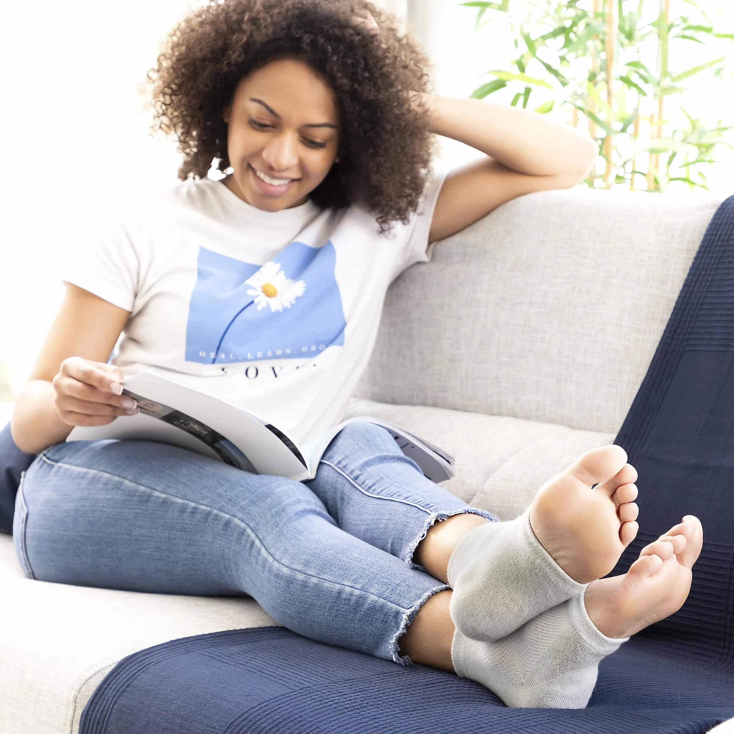 InnovaGoods Chaussettes Hydratantes Gel Huiles Naturelles Adoucit Talons Secs Ergonomique Respirant Réutilisable Gris Coton Élasthanne