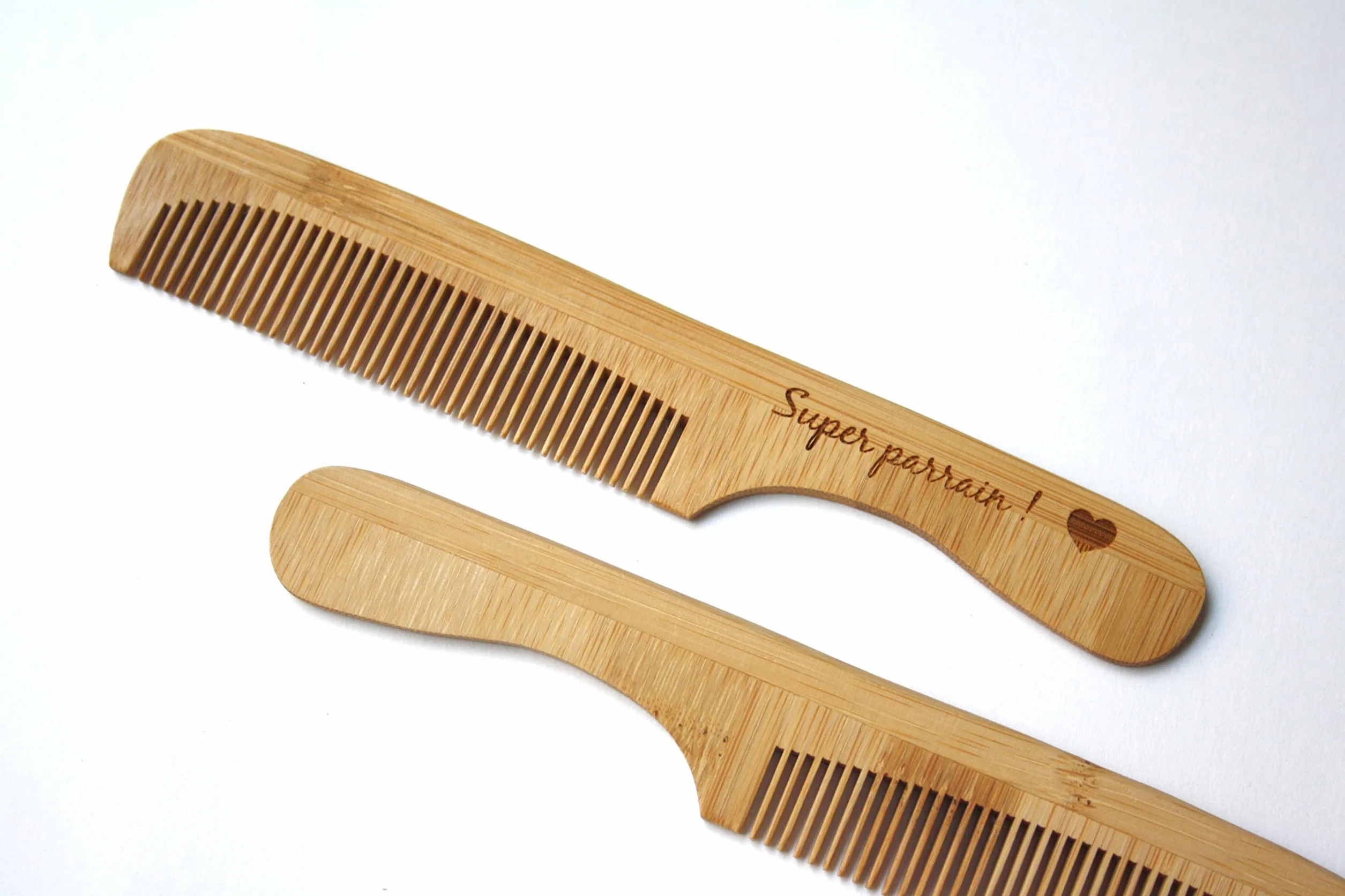 Peigne personnalisé en bambou avec gravure texte