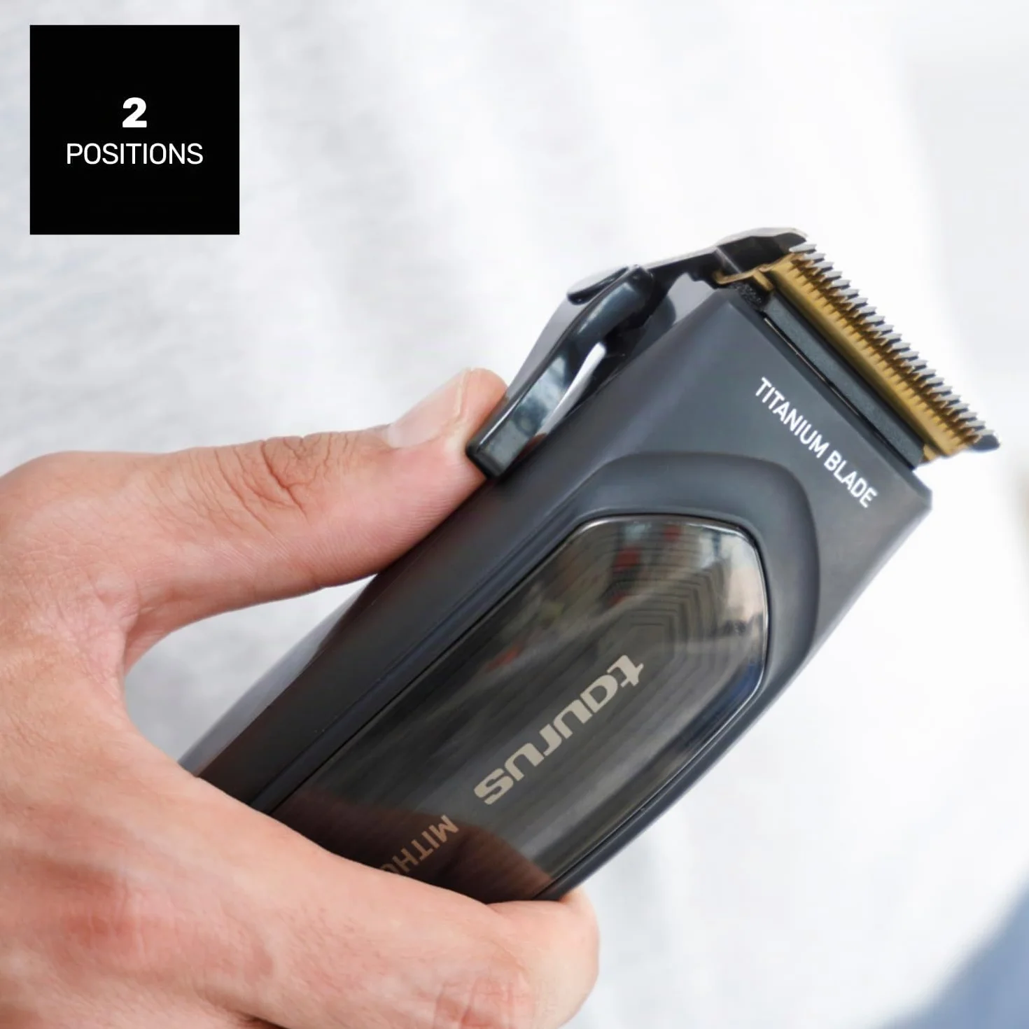 Taurus - Tondeuse à cheveux professionnelle Mithos Avant 6W | 4 Sabots | Lames Titanium | 10 Niveaux de coupe | Moteur AC 3000 rpm | Levier réglable | Câble | Accessoires nettoyage | Gris