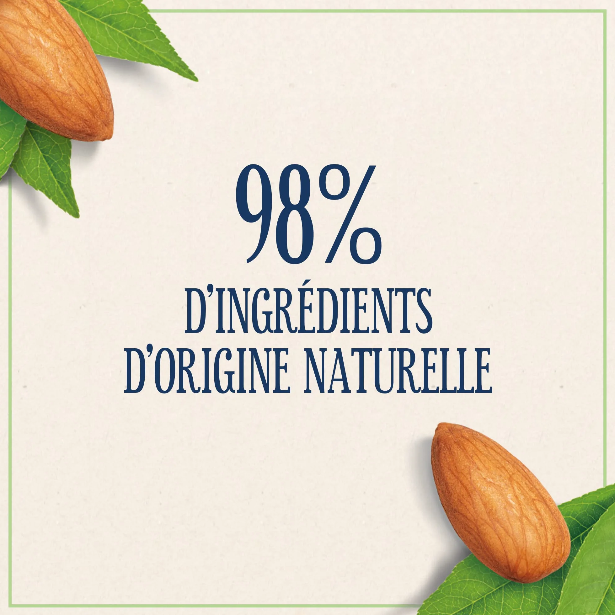 Le Petit Marseillais Savon Soin Surgras Huile d'Amande Douce 2 x 100 g Savon Solide Mains Corps 98% Ingrédients Naturels Emballage Papier Recyclable